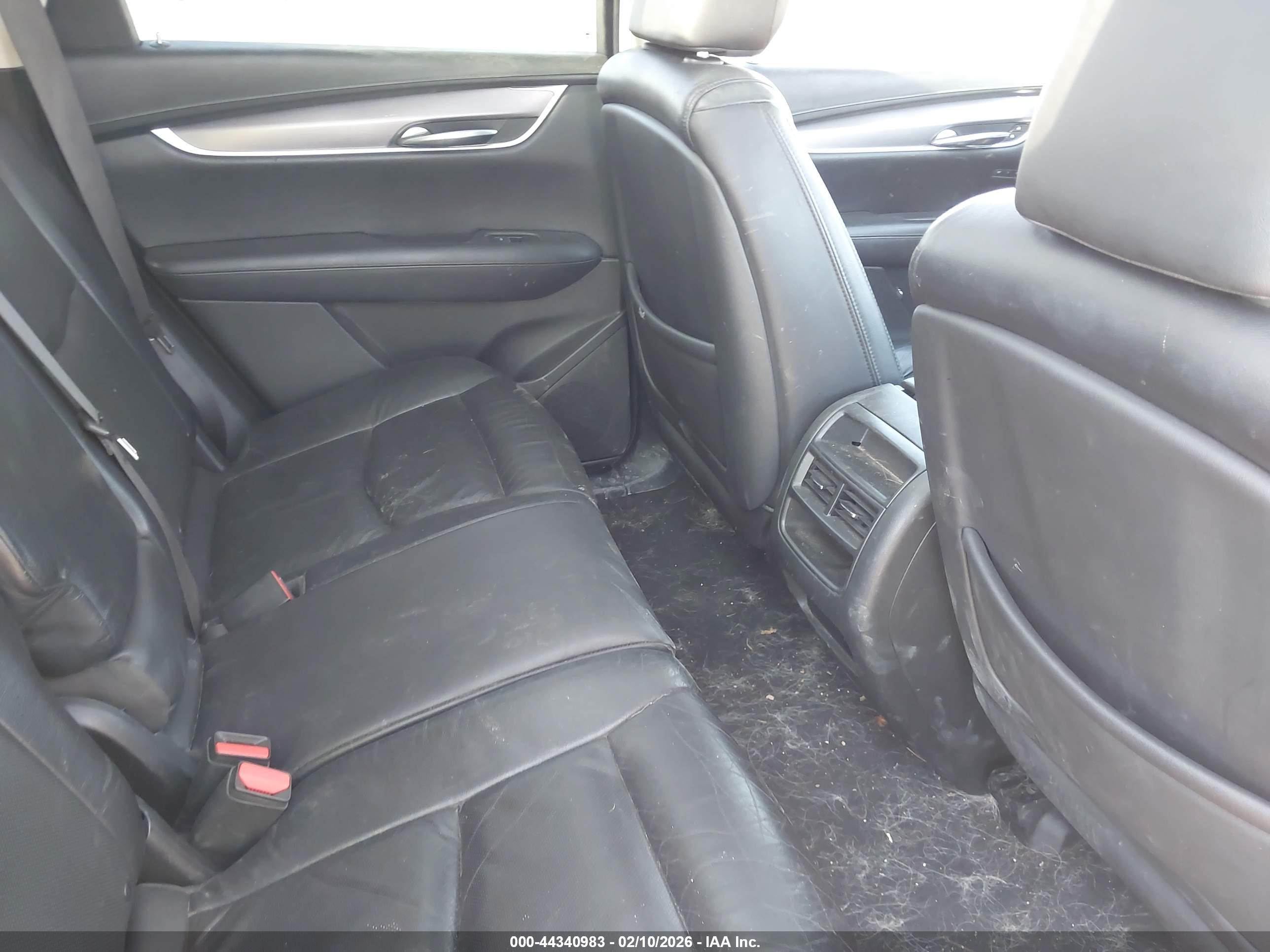 CADILLAC XT5 image 8
