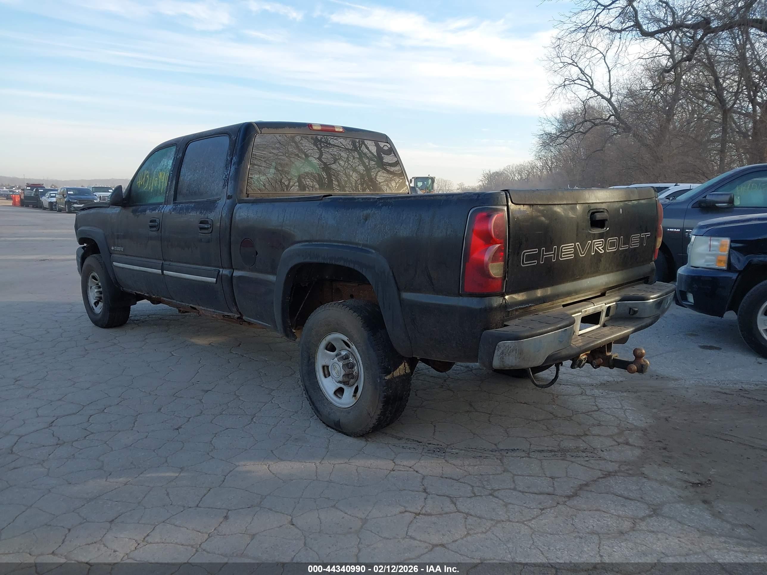 CHEVROLET SILVERADO image 3
