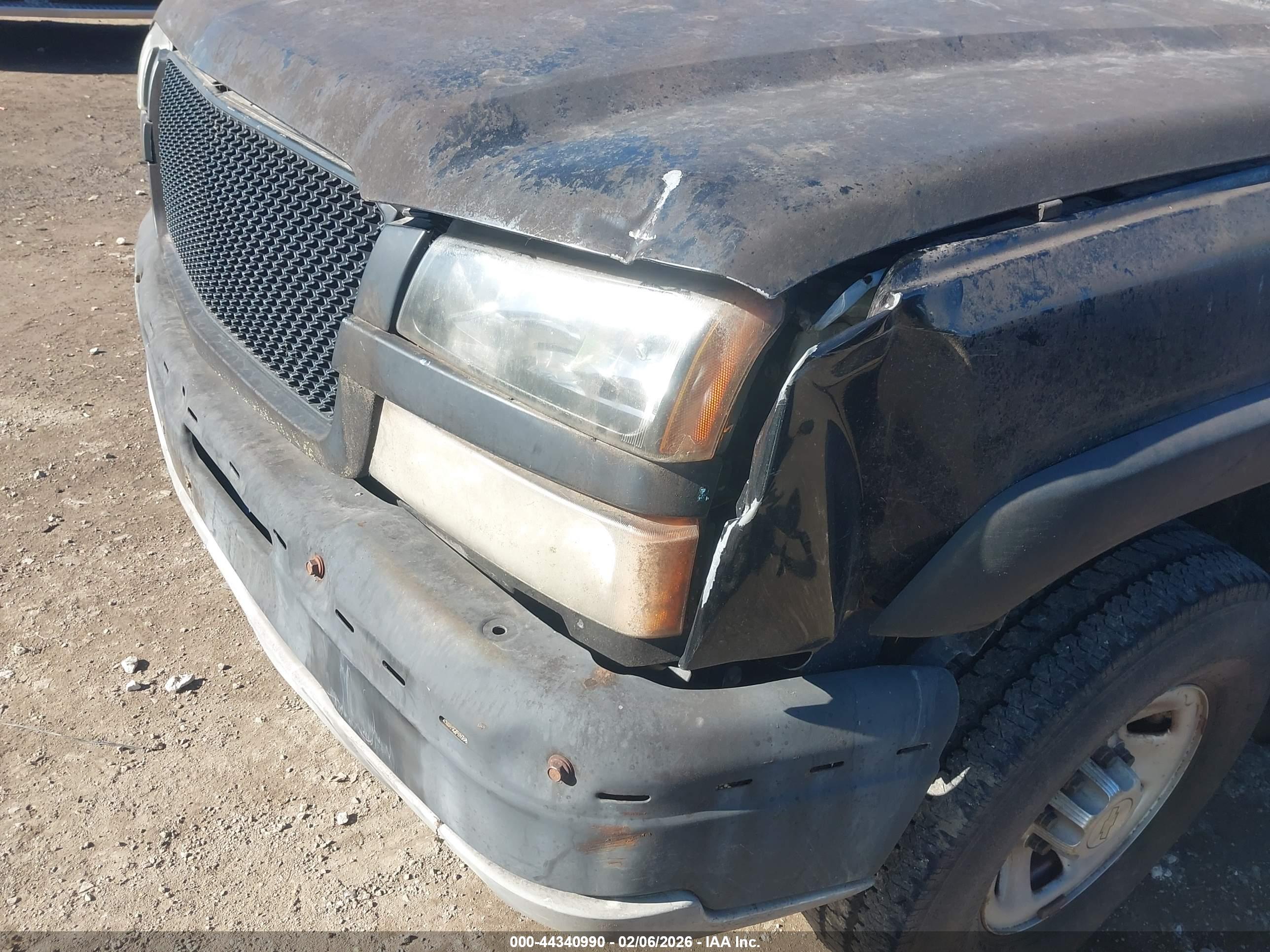 CHEVROLET SILVERADO image 6