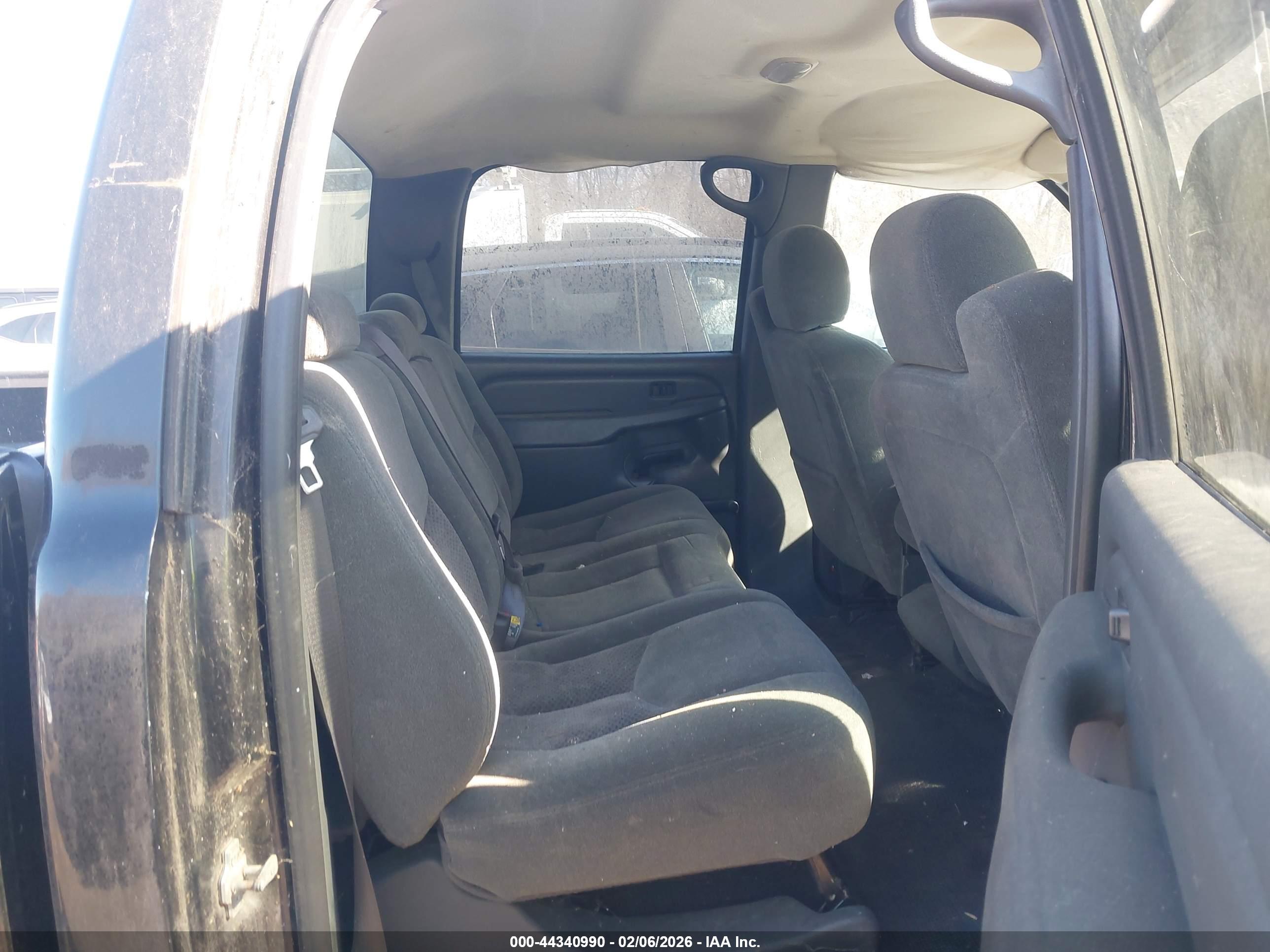 CHEVROLET SILVERADO image 8
