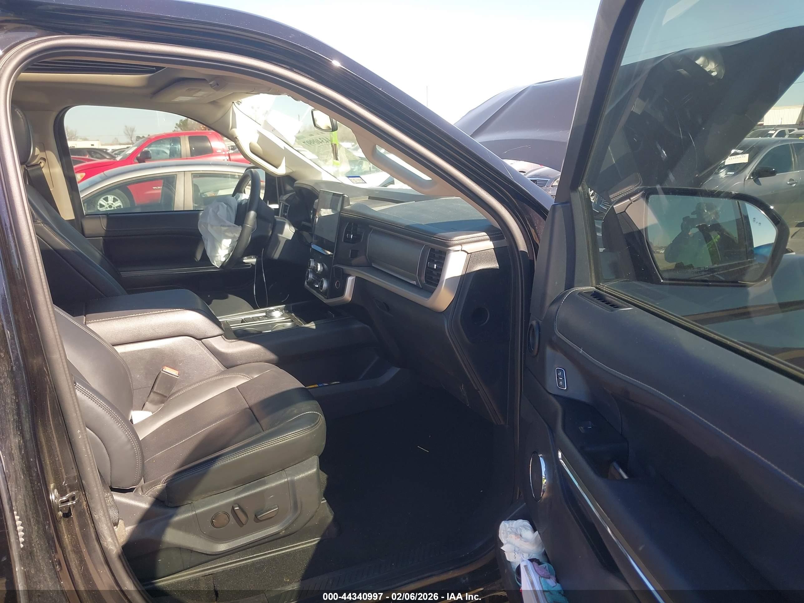 FORD EXPEDITION image 5