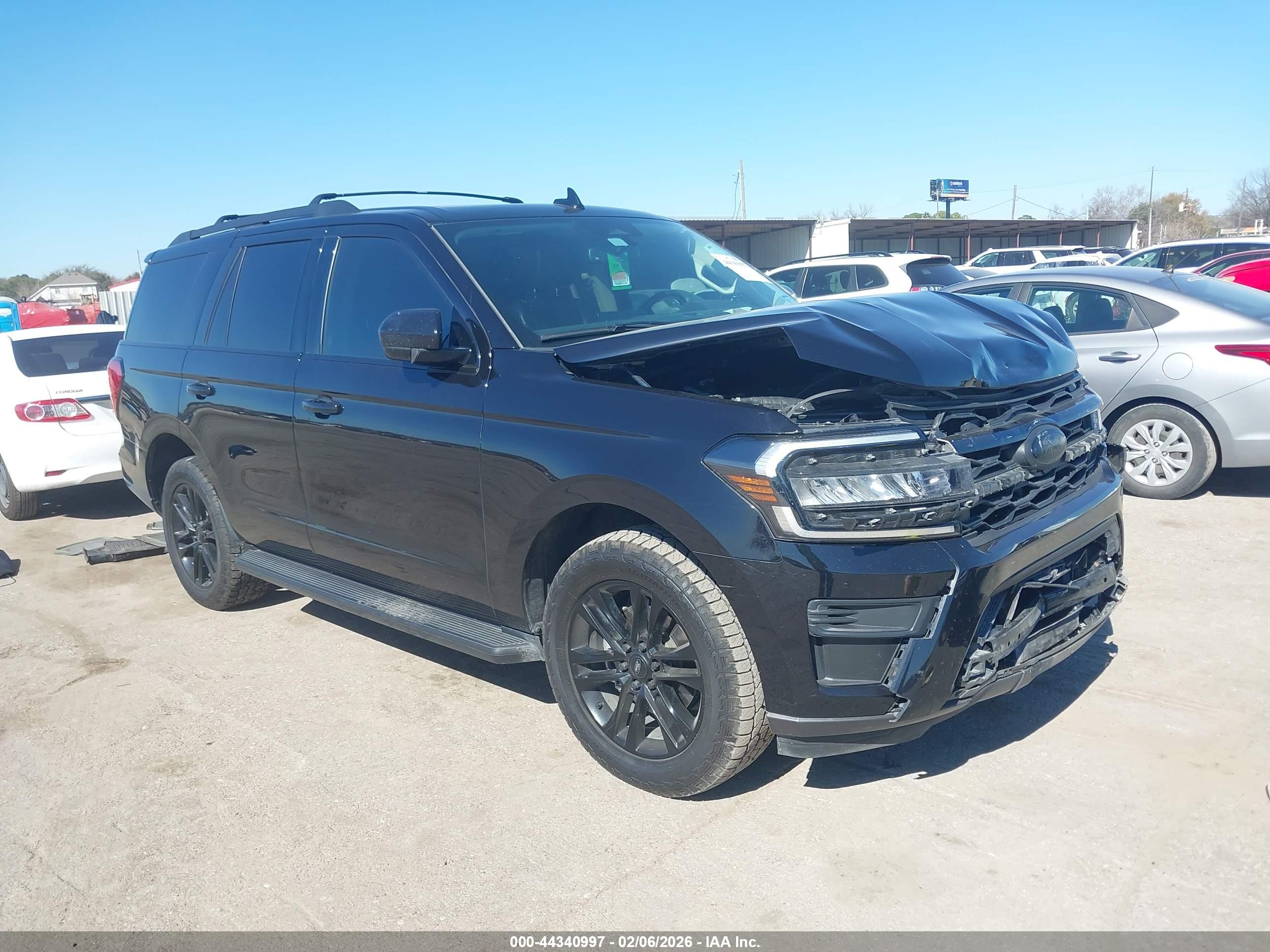 FORD EXPEDITION image 6