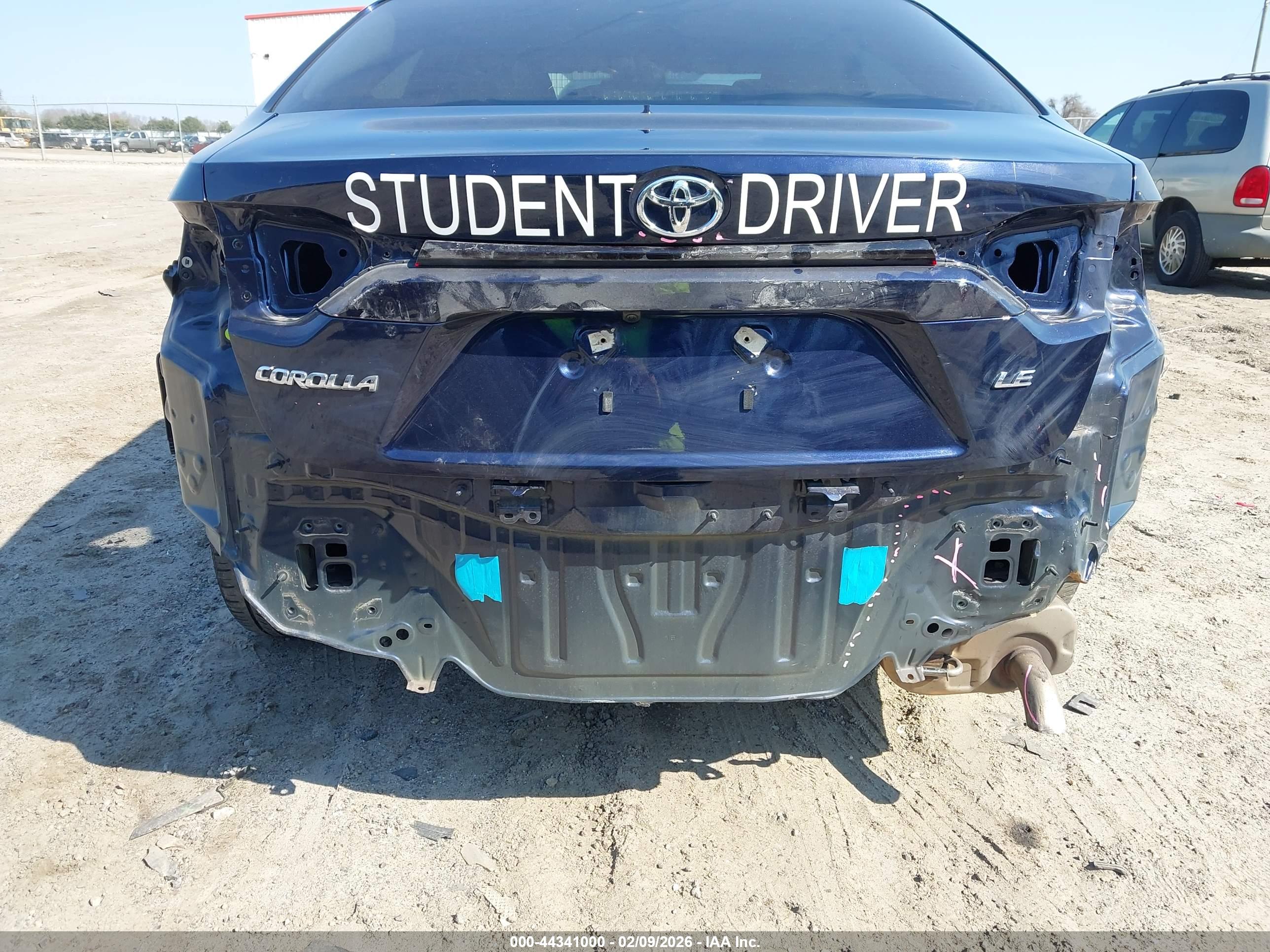 TOYOTA COROLLA image 6