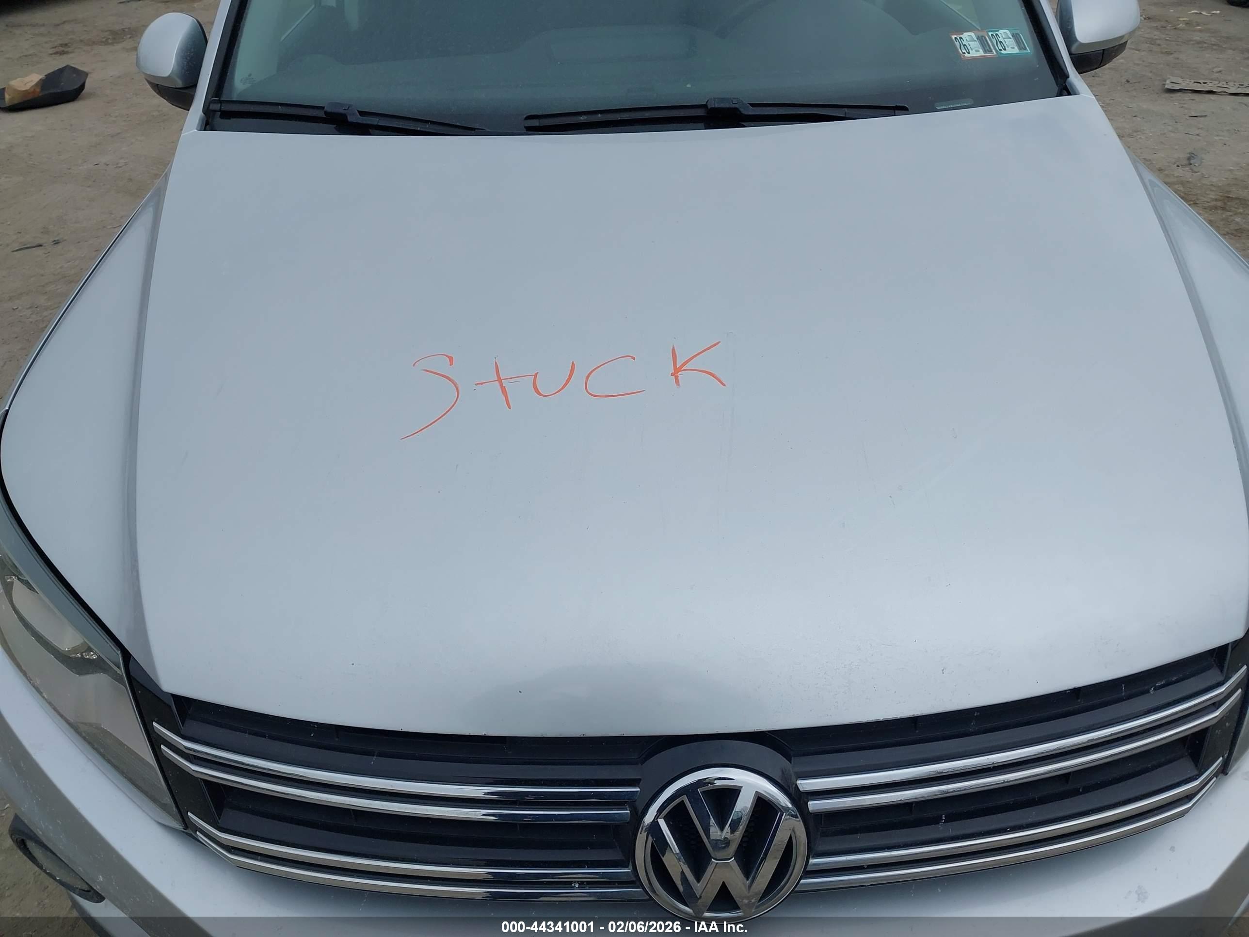 VOLKSWAGEN TIGUAN image 10