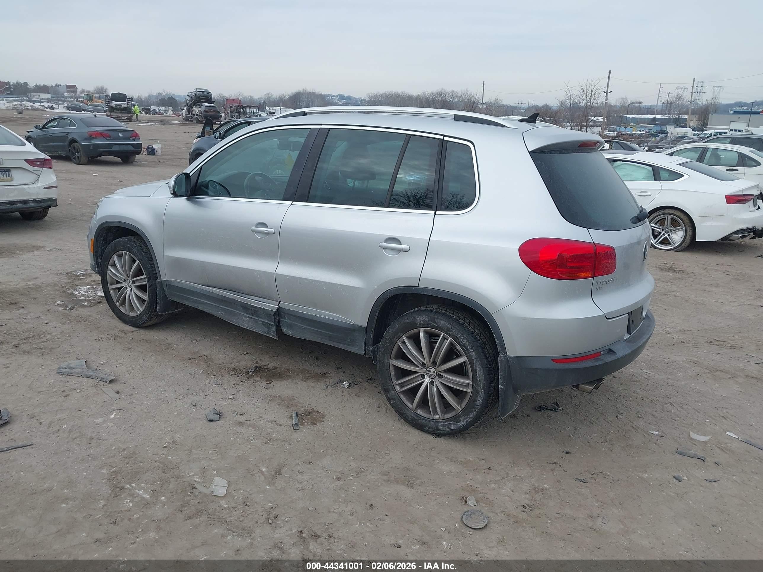 VOLKSWAGEN TIGUAN image 3