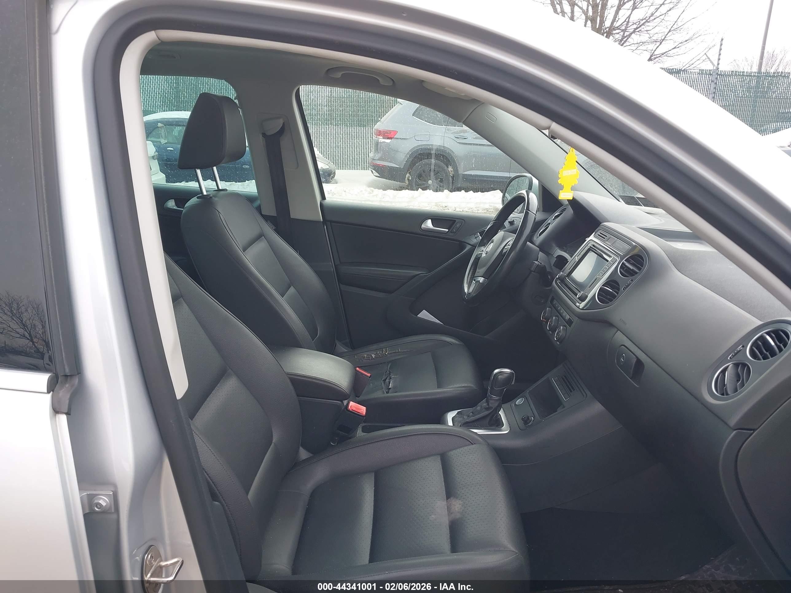 VOLKSWAGEN TIGUAN image 5