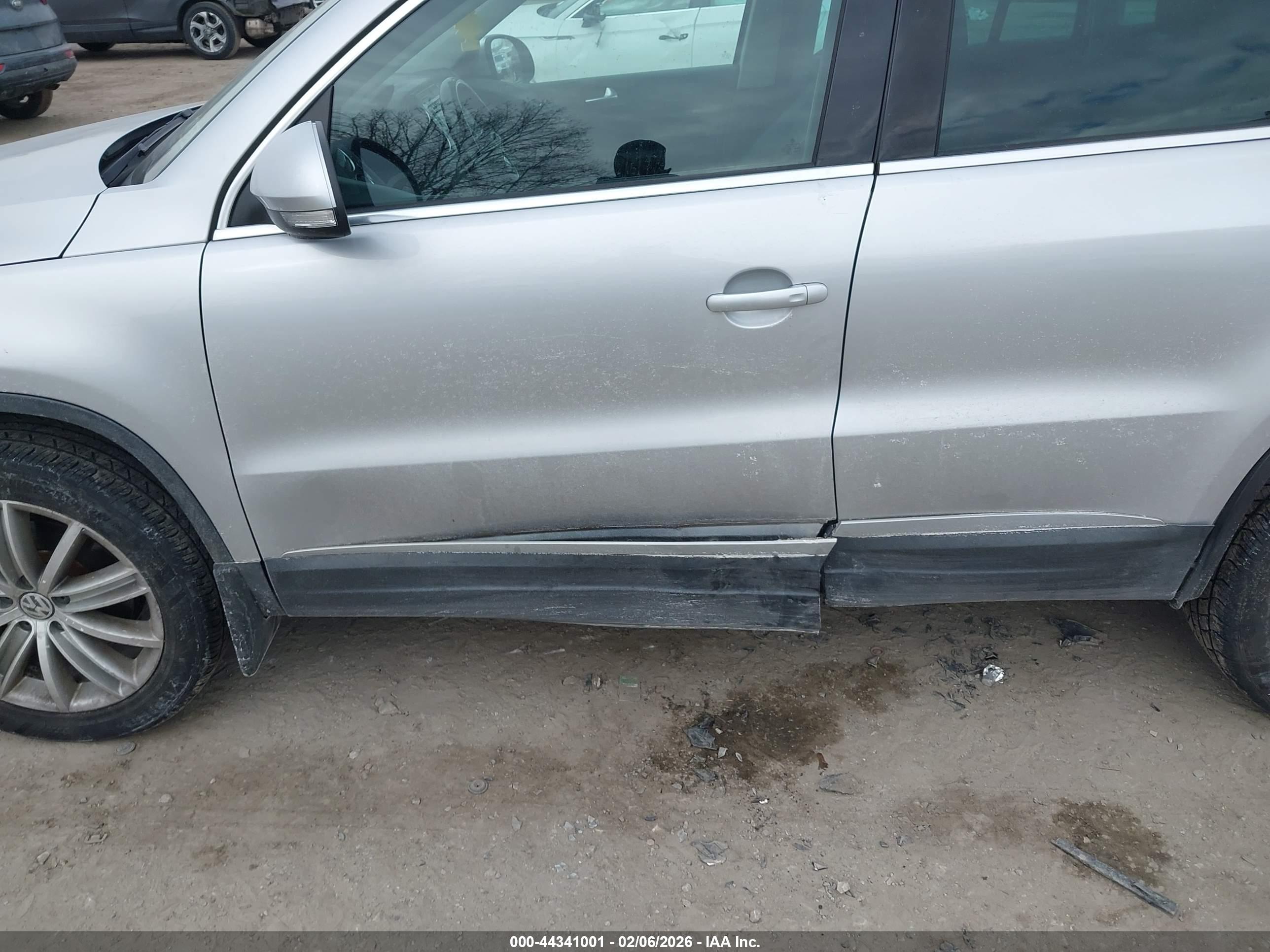 VOLKSWAGEN TIGUAN image 6