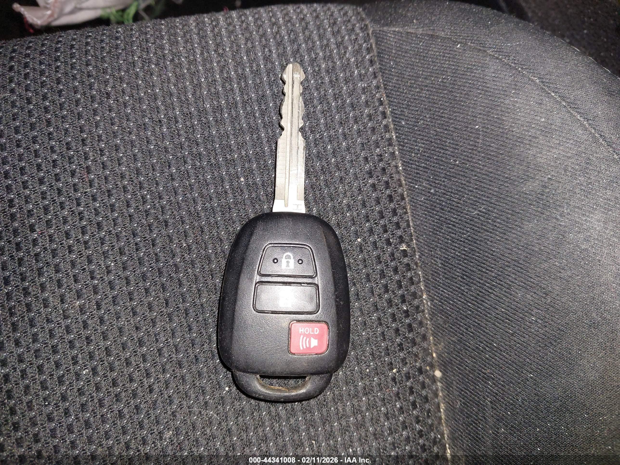 TOYOTA RAV4 image 11