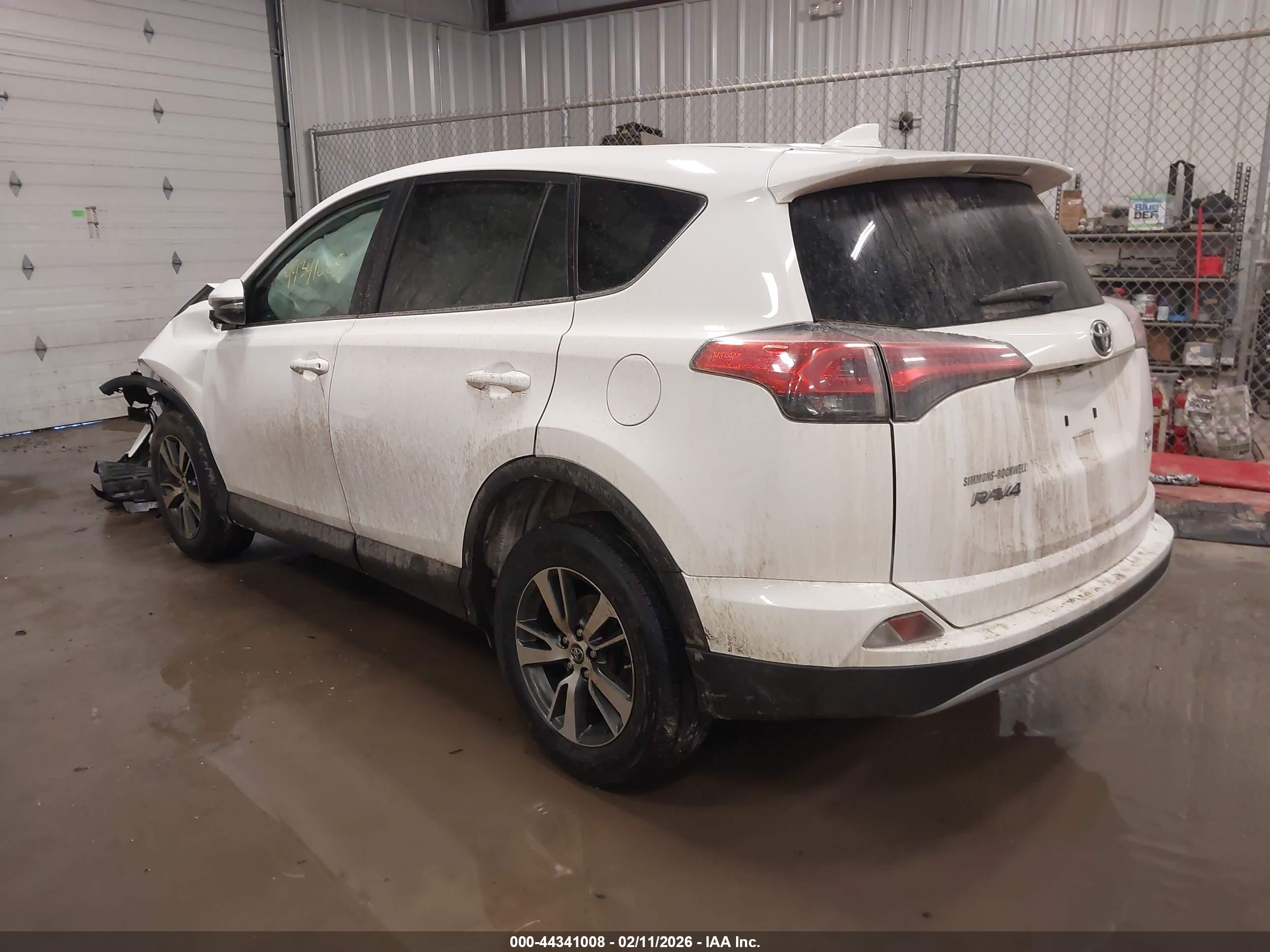 TOYOTA RAV4 image 3