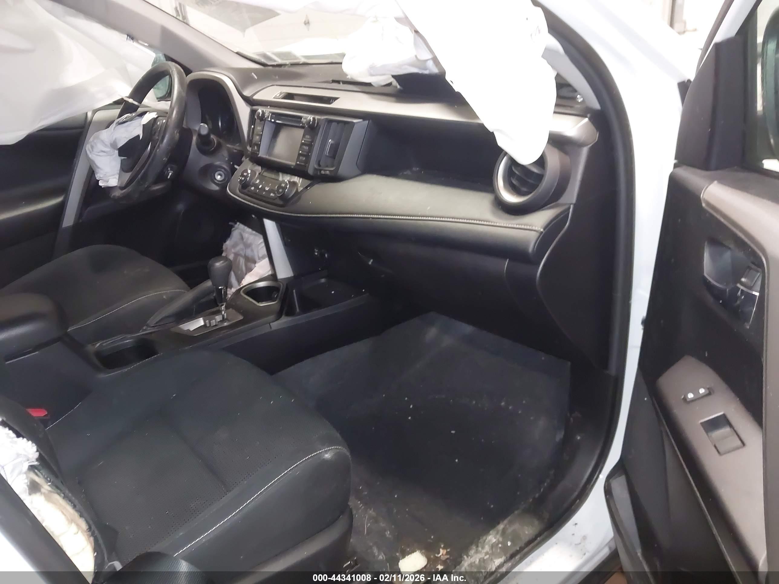 TOYOTA RAV4 image 5