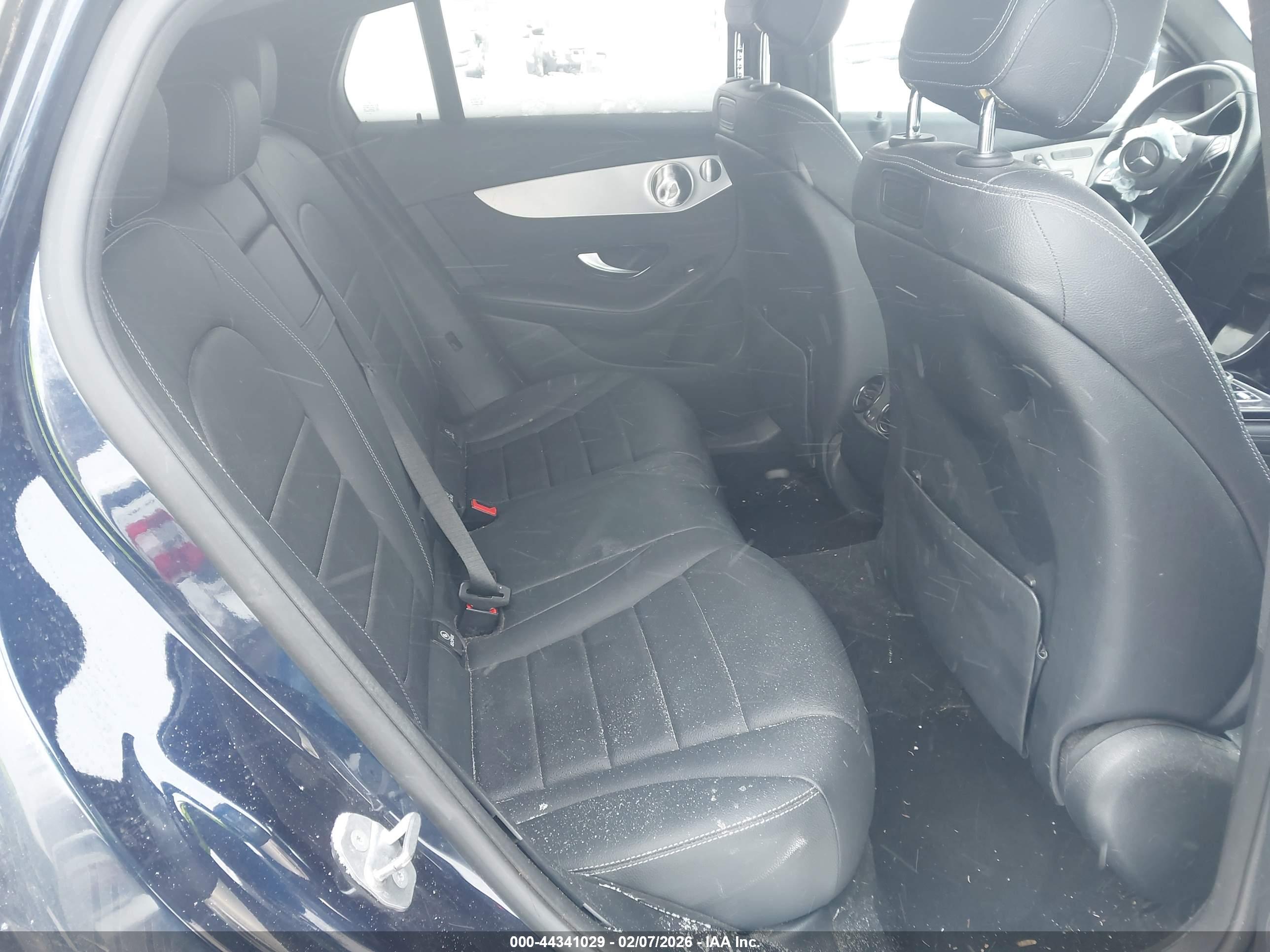 MERCEDES-BENZ GLC image 8