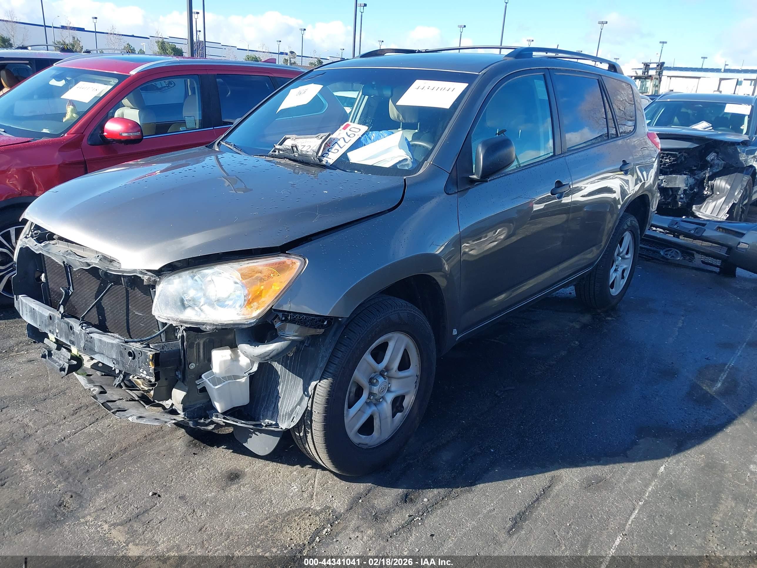 TOYOTA RAV4 image 2