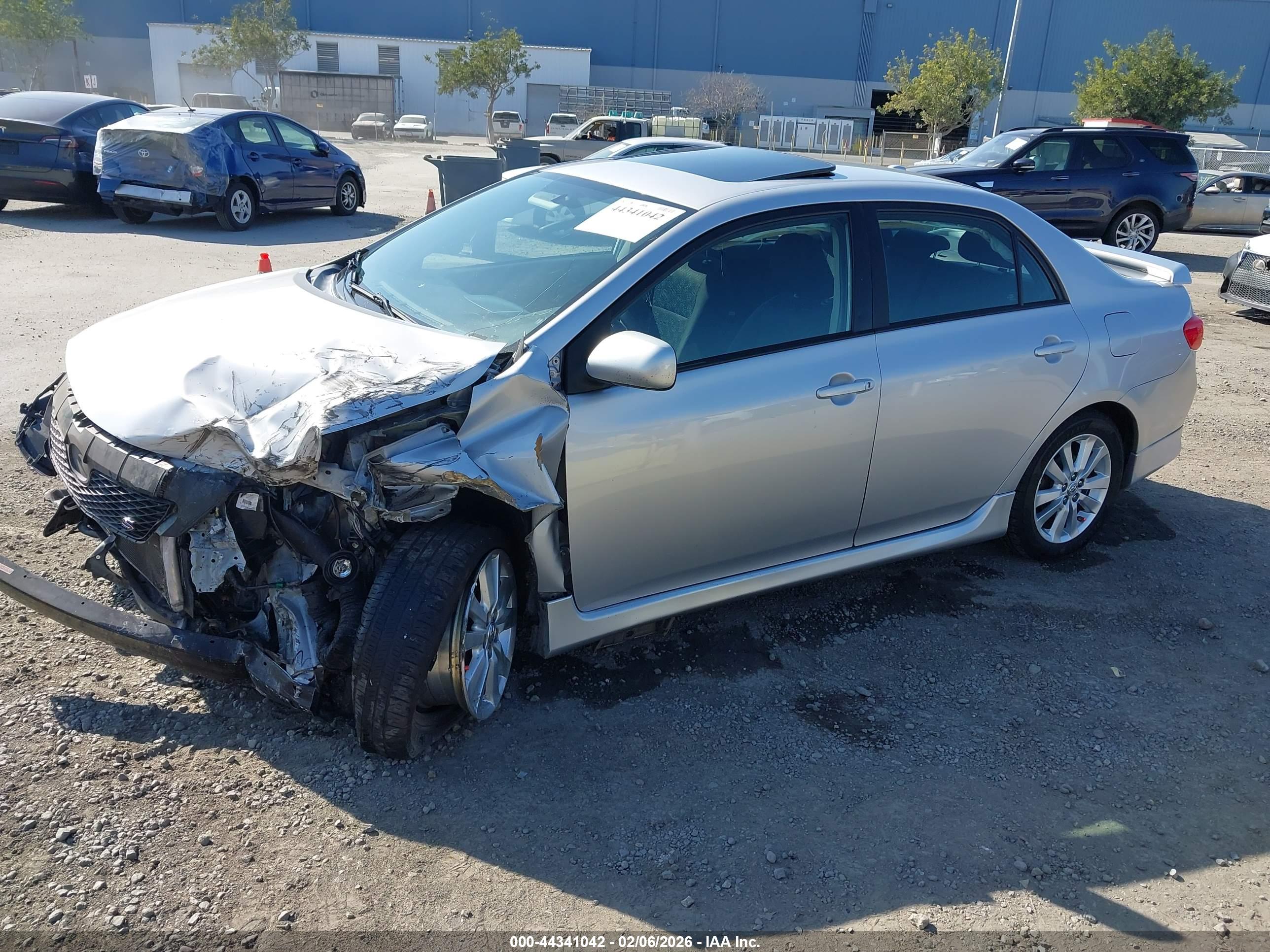 TOYOTA COROLLA image 2