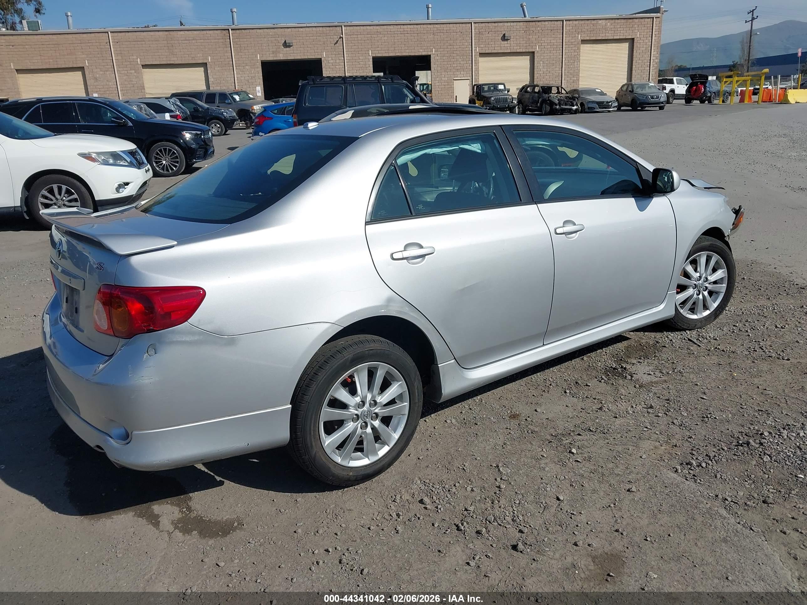TOYOTA COROLLA image 4