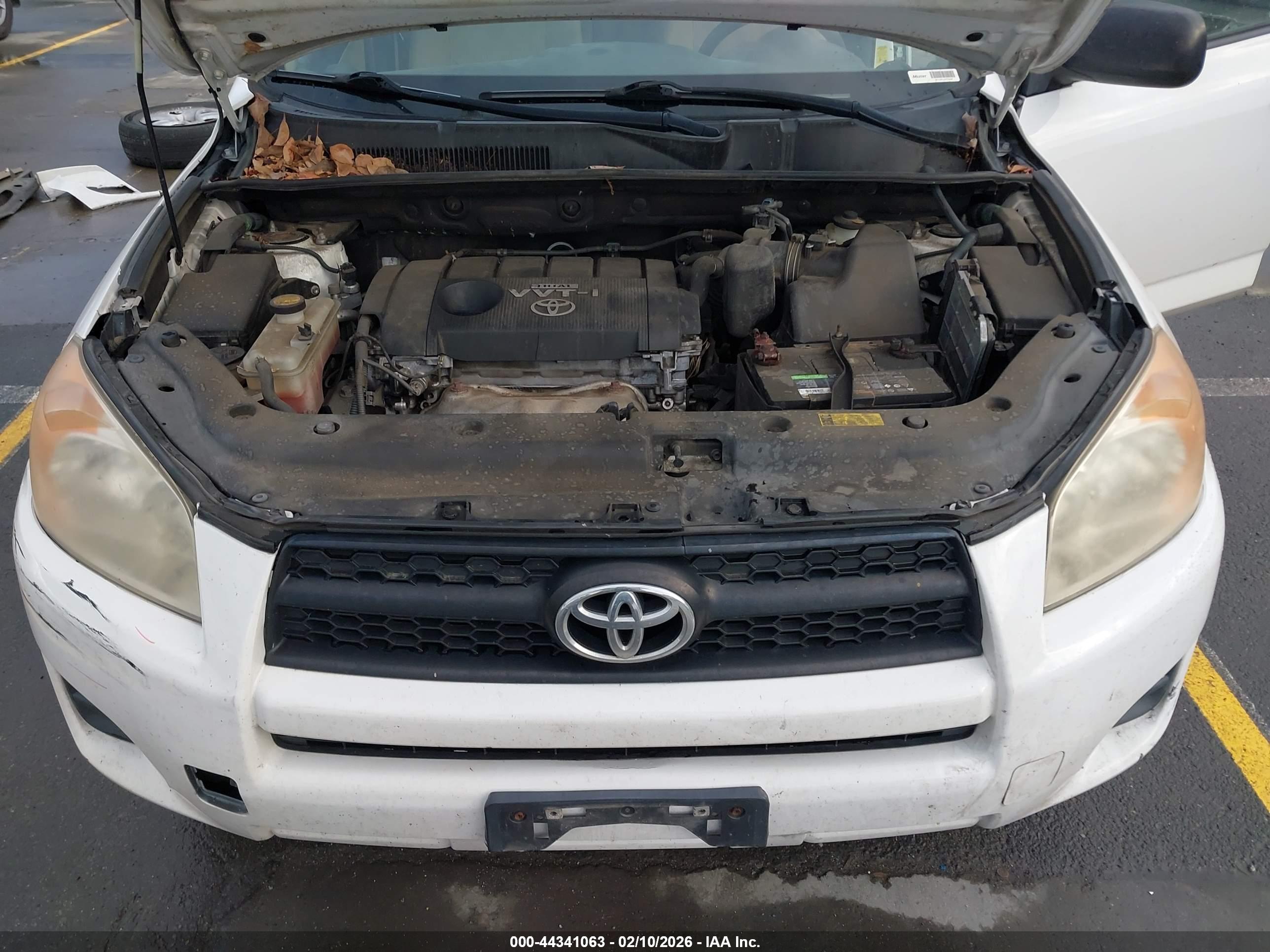 TOYOTA RAV4 image 10