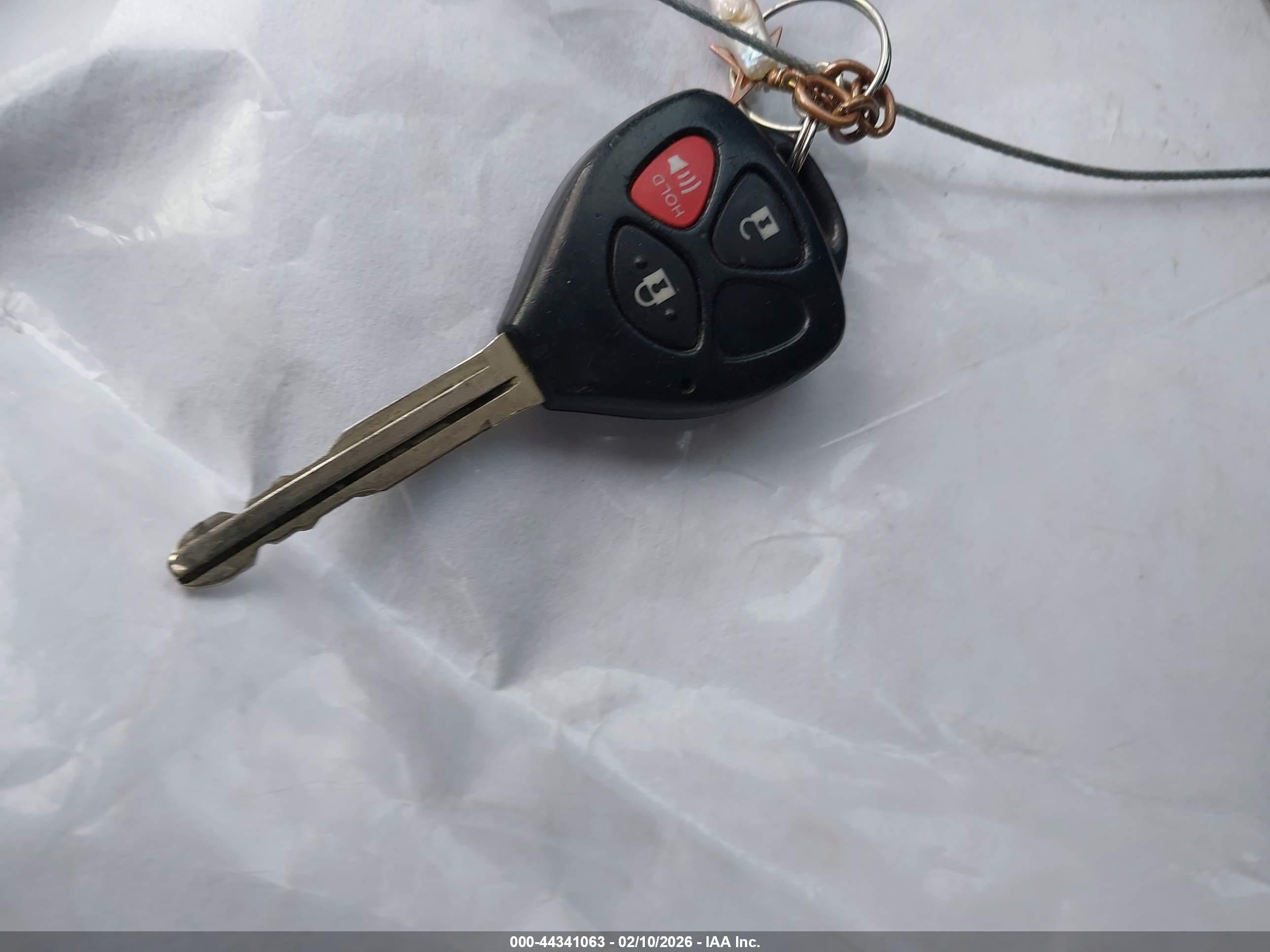 TOYOTA RAV4 image 11