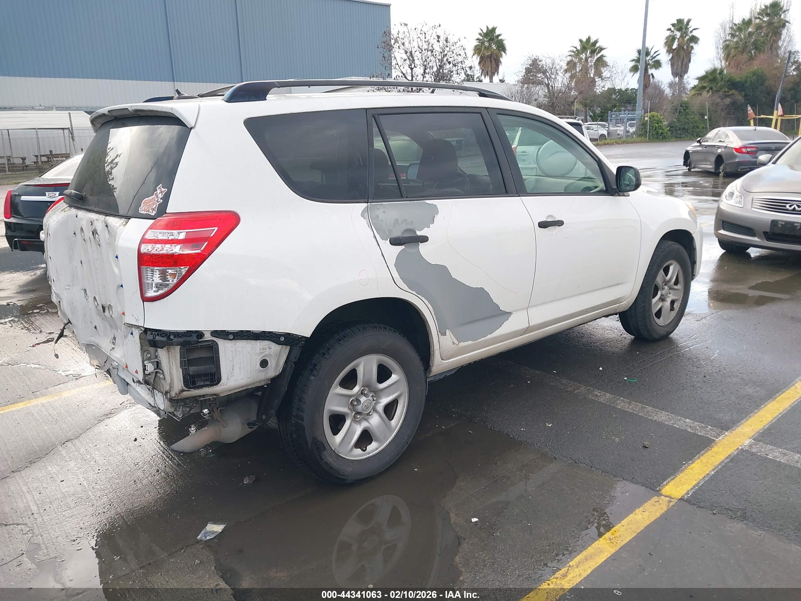 TOYOTA RAV4 image 4