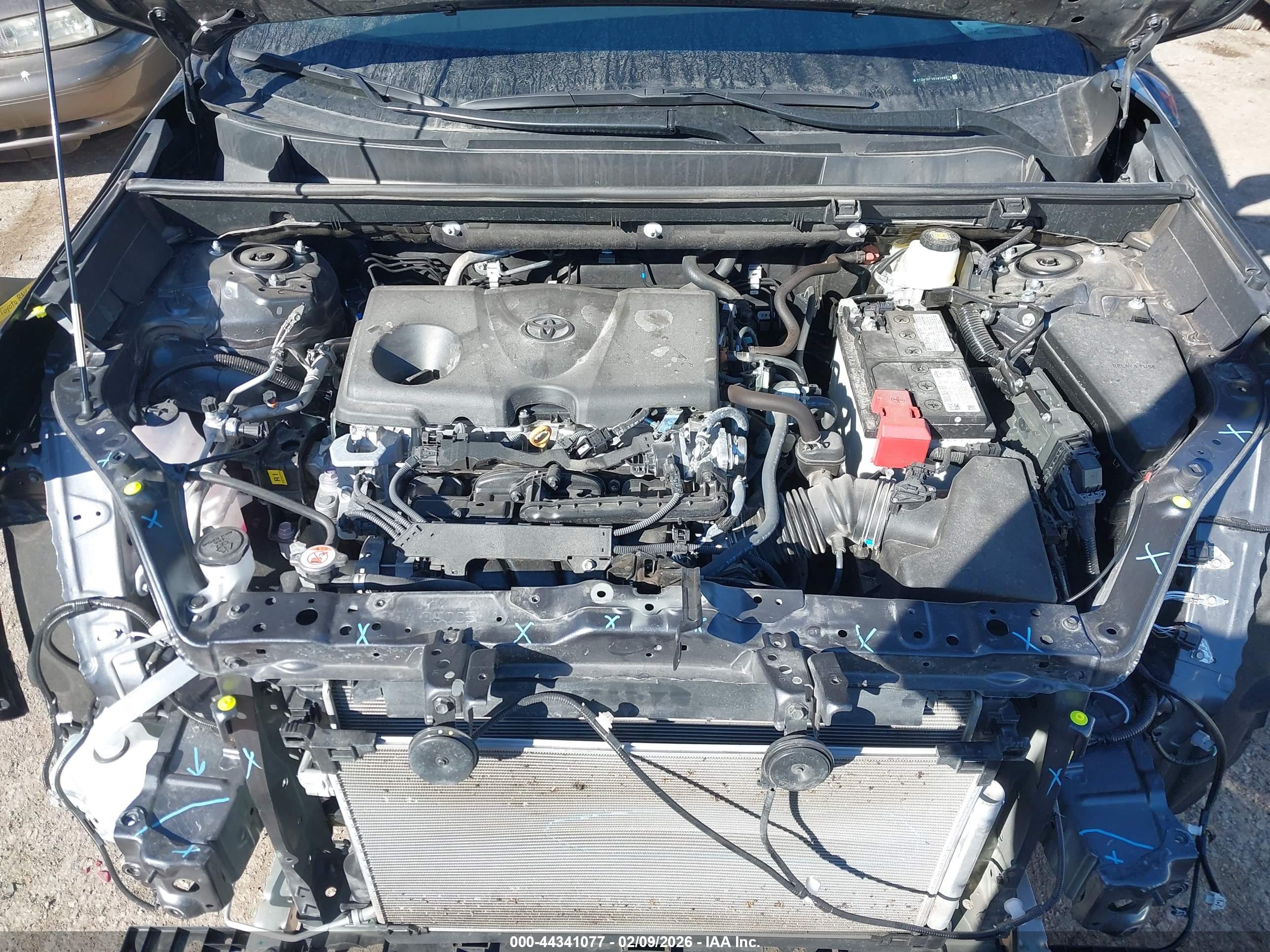TOYOTA RAV4 image 10