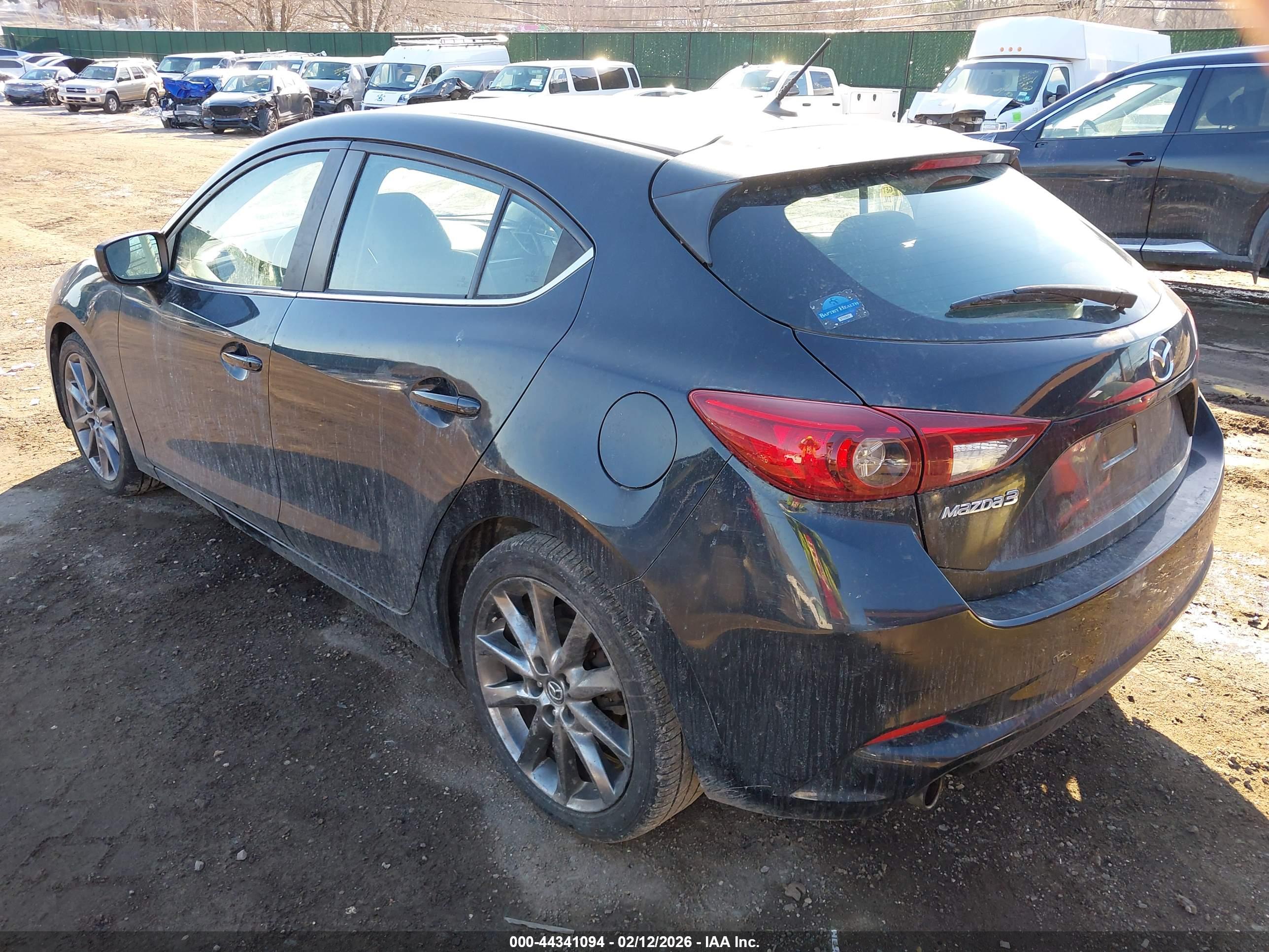MAZDA MAZDA3 image 3