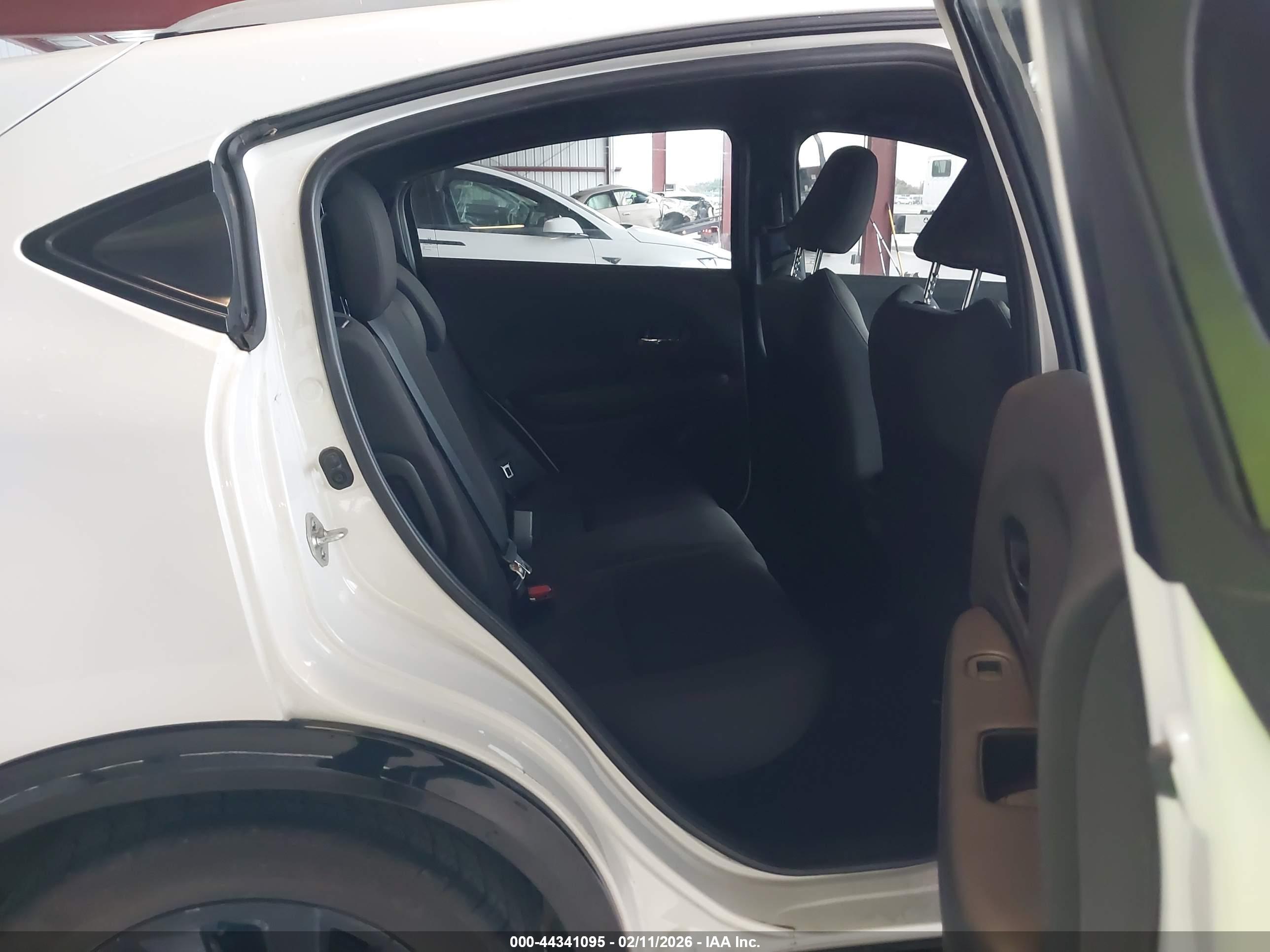 HONDA HR-V image 8