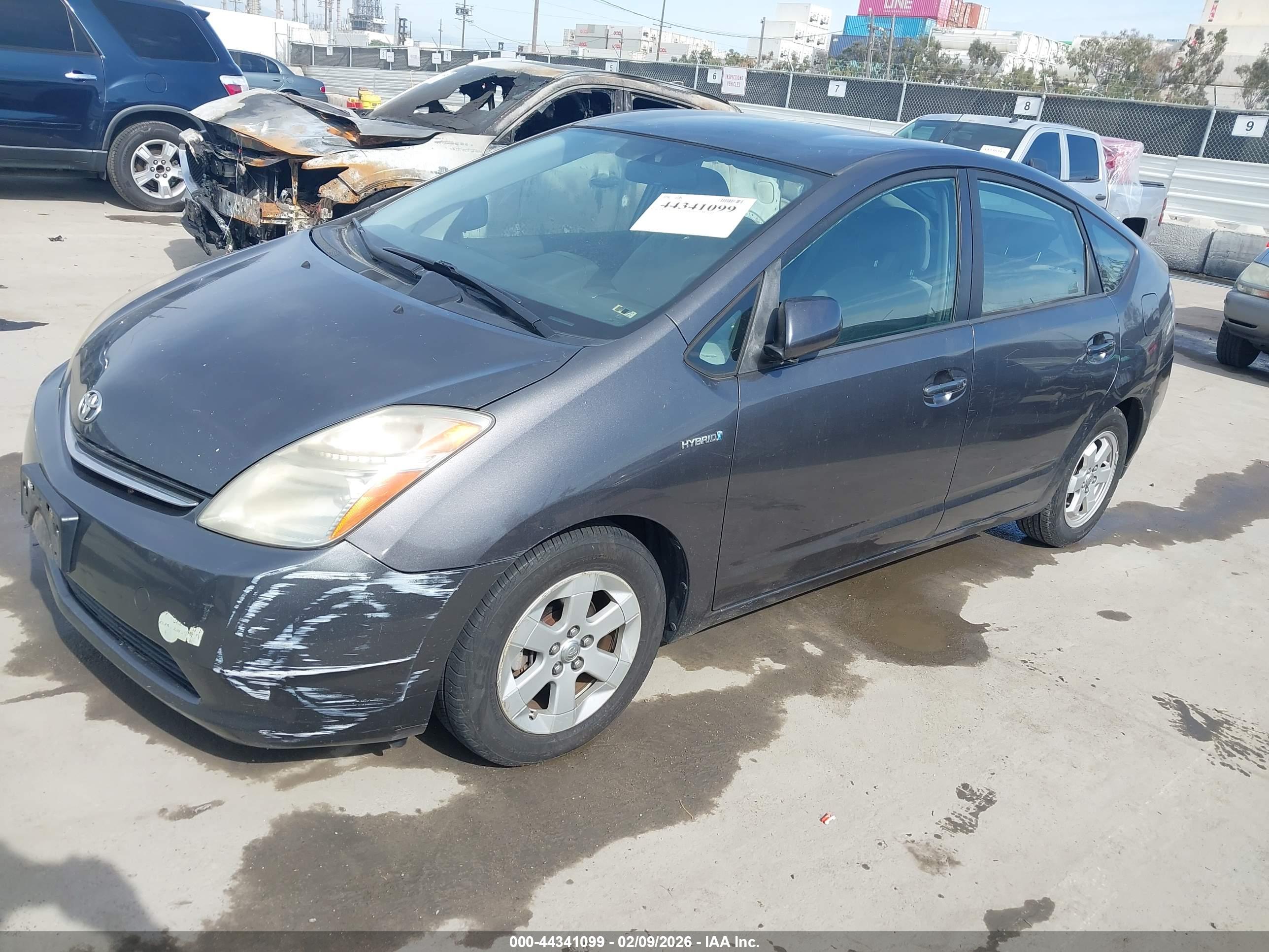 TOYOTA PRIUS image 2
