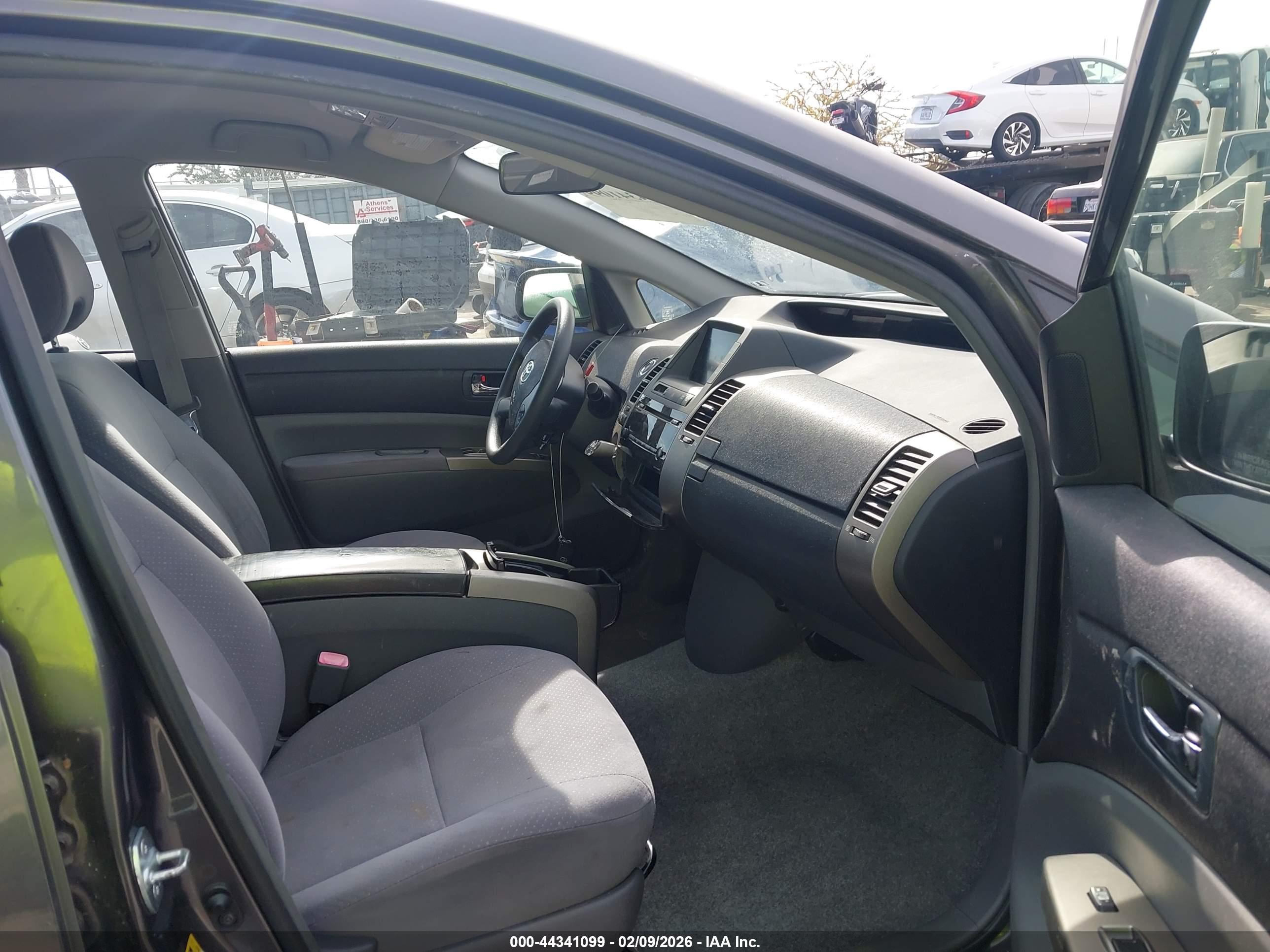 TOYOTA PRIUS image 5