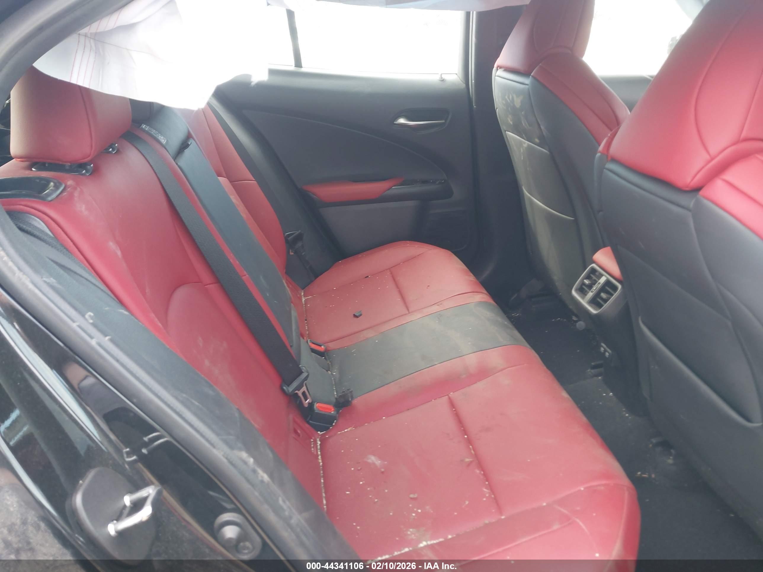 LEXUS UX image 8