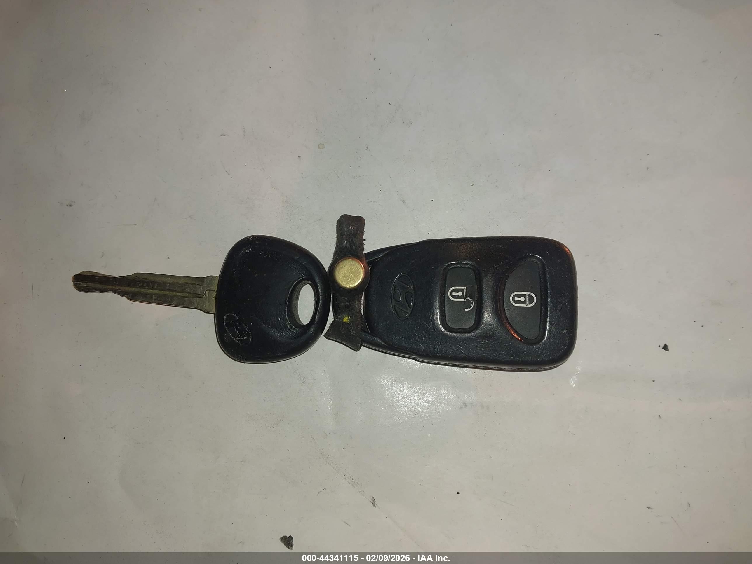 HYUNDAI SANTA image 11