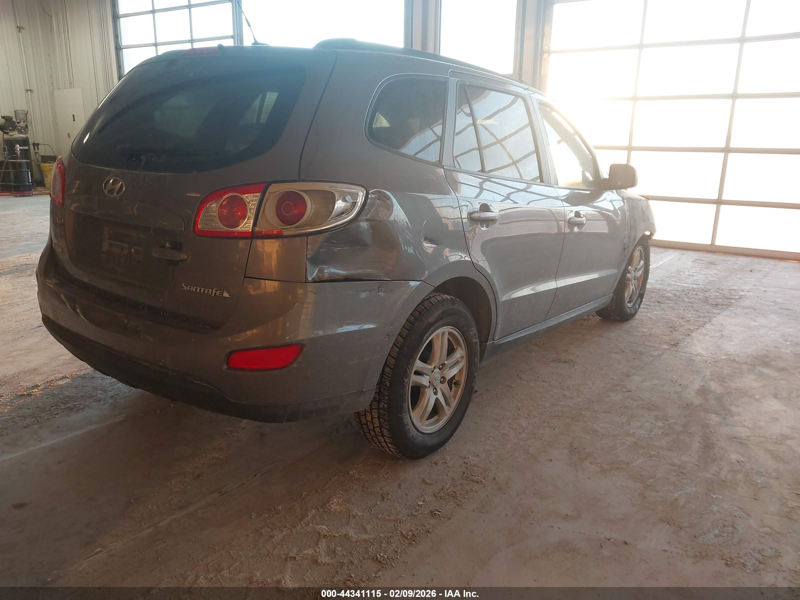 HYUNDAI SANTA image 4