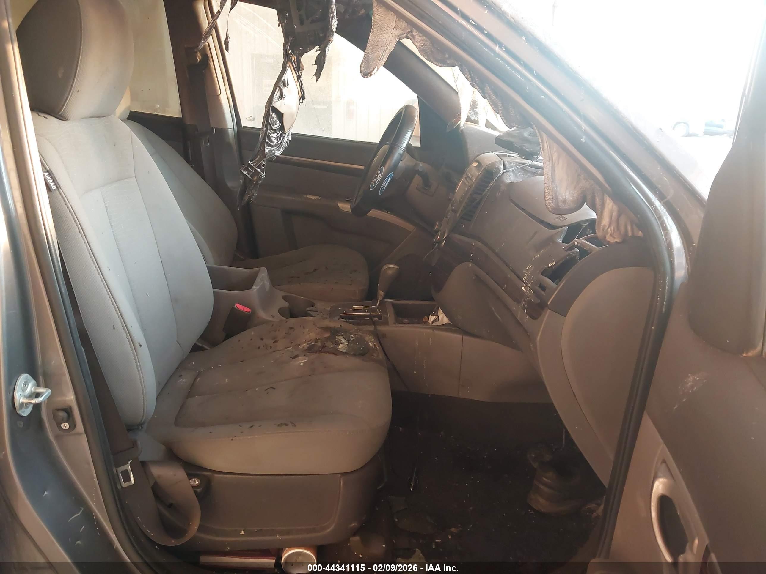 HYUNDAI SANTA image 5