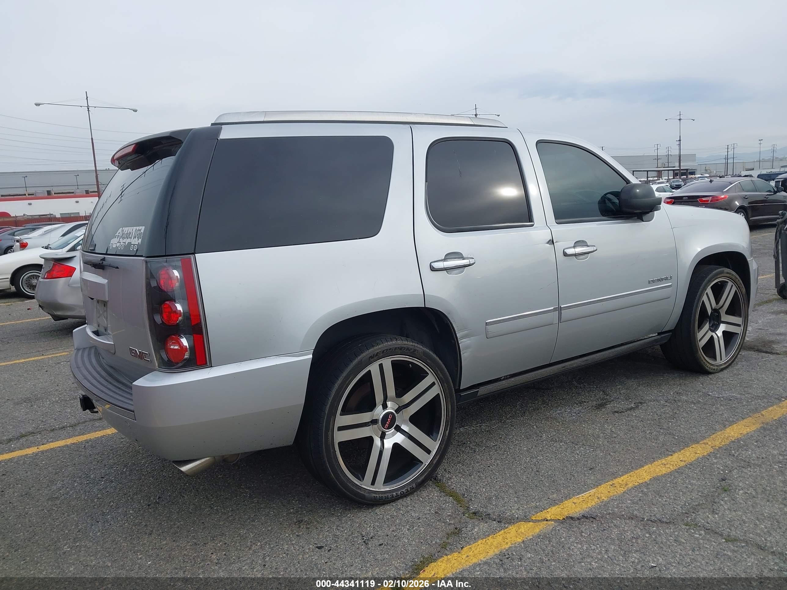 GMC YUKON image 4