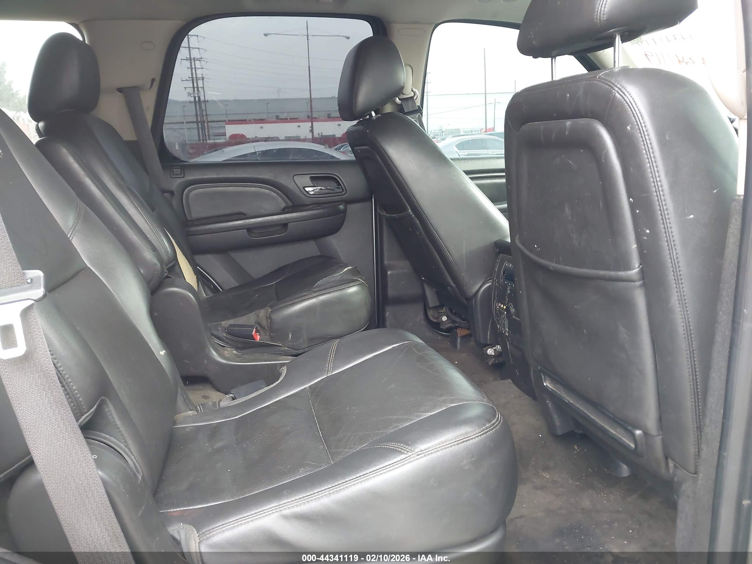 GMC YUKON image 8