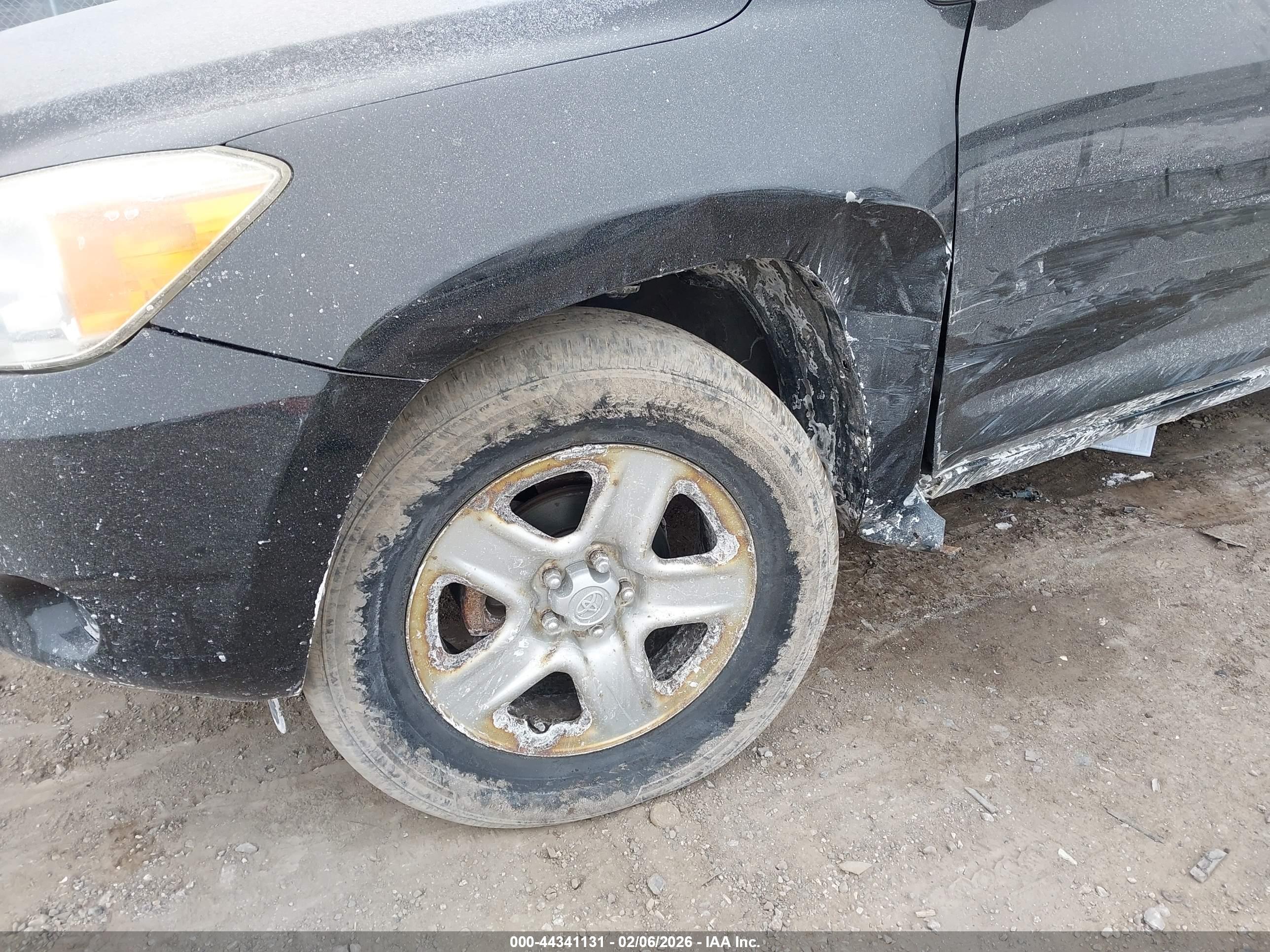 TOYOTA RAV4 image 6