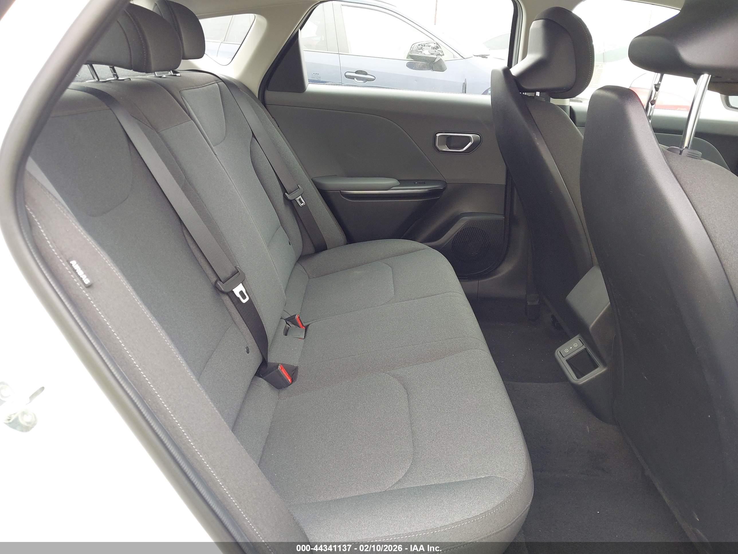 KIA K4 image 8