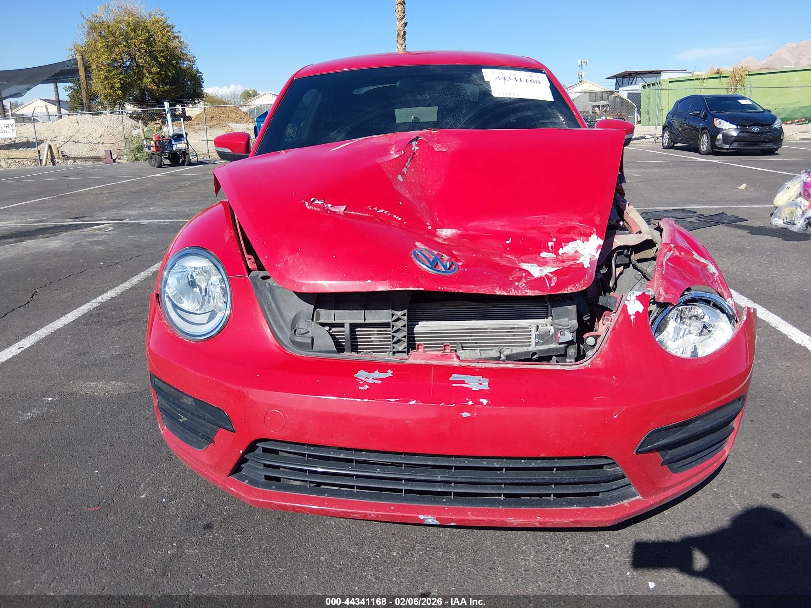 VOLKSWAGEN BEETLE image 6