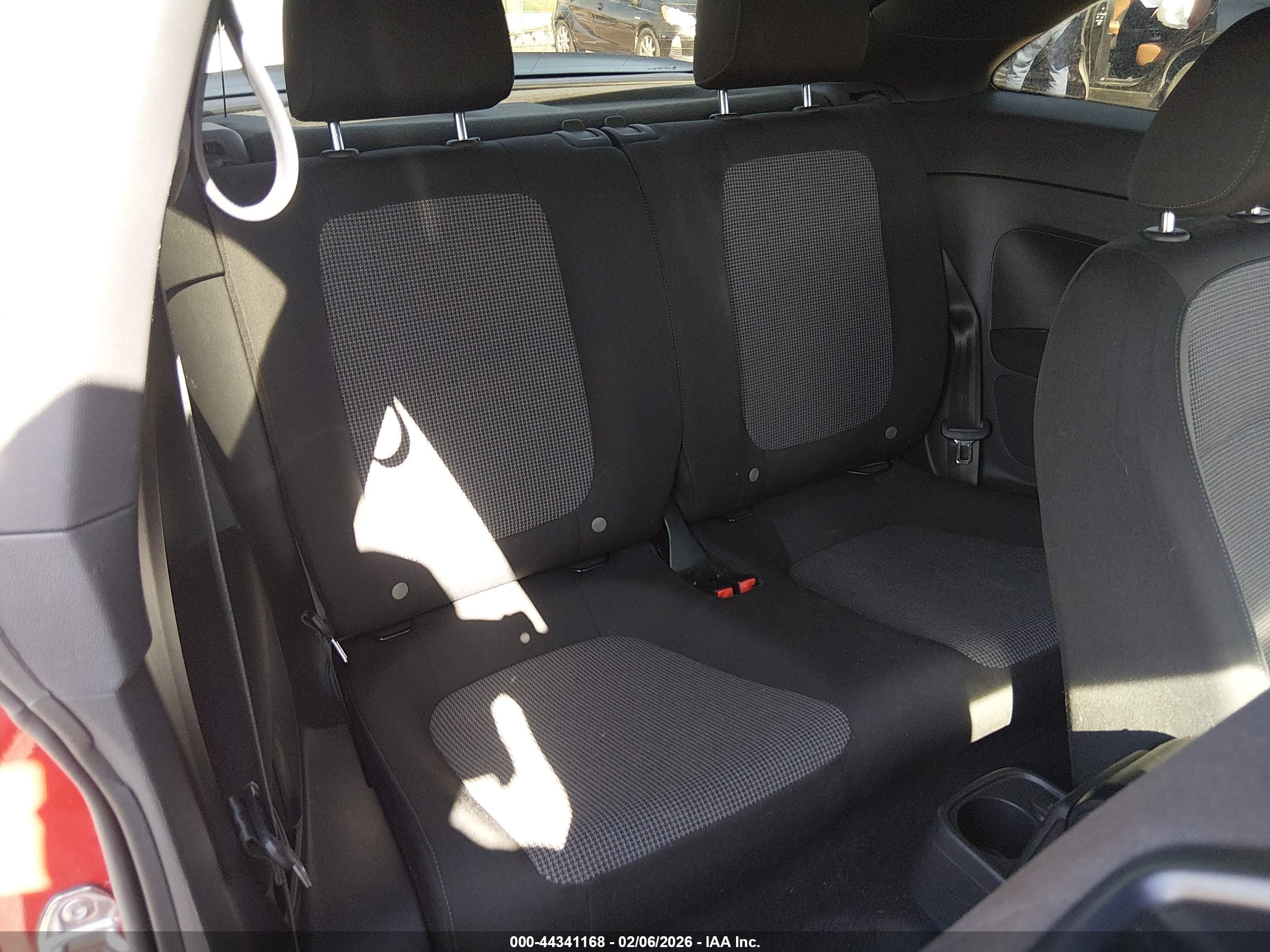 VOLKSWAGEN BEETLE image 8