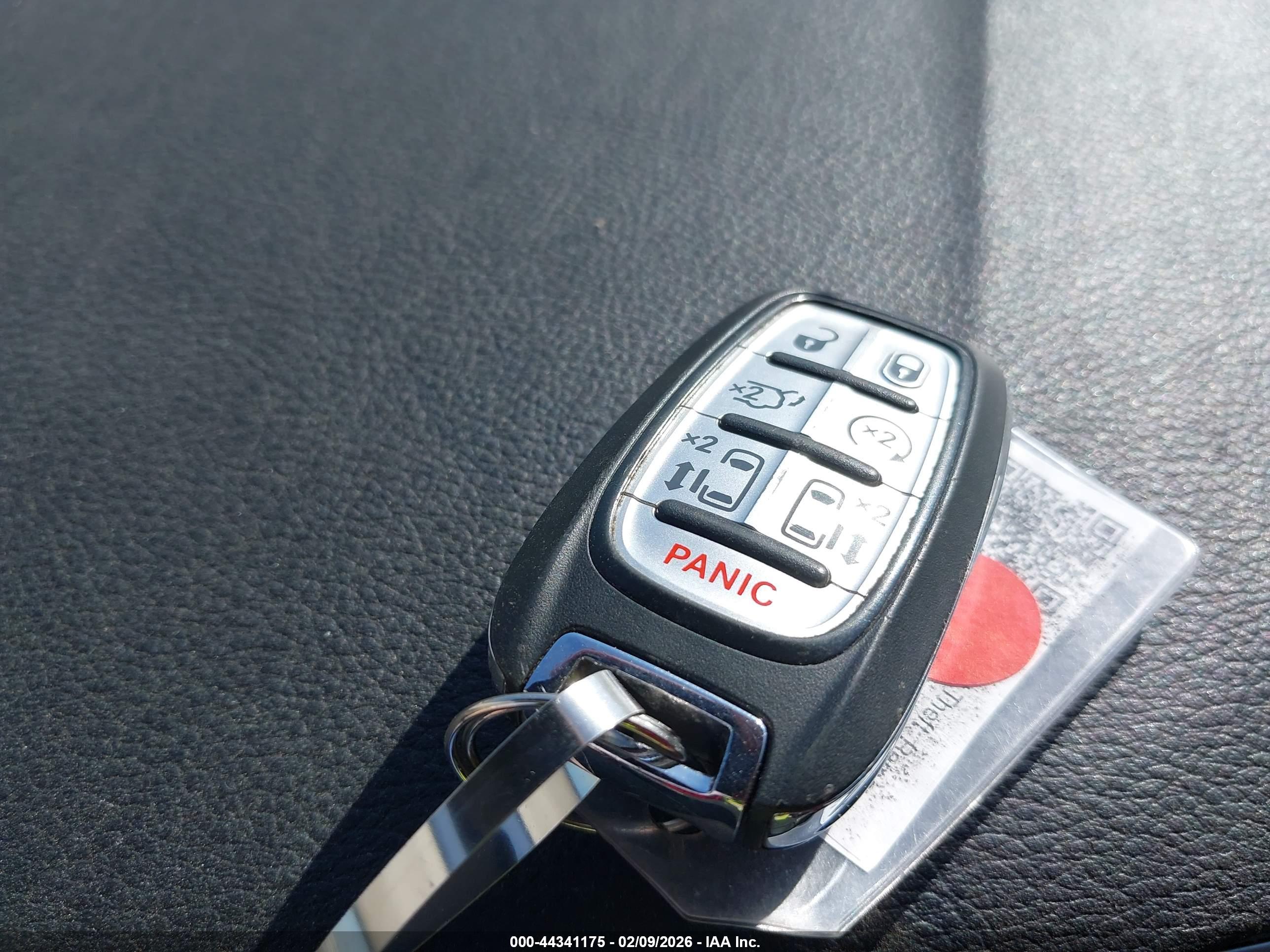 CHRYSLER PACIFICA image 11