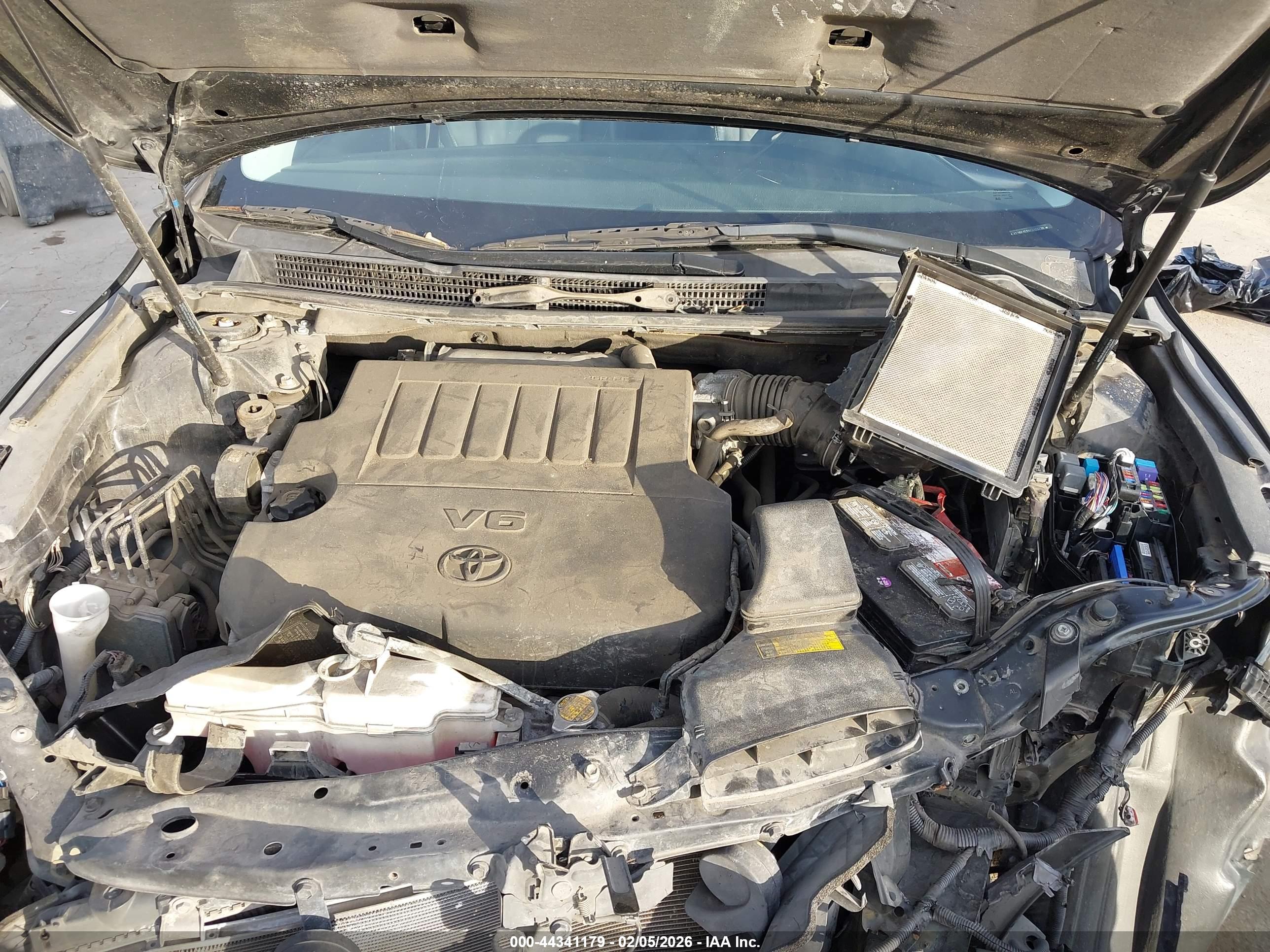 TOYOTA AVALON image 10