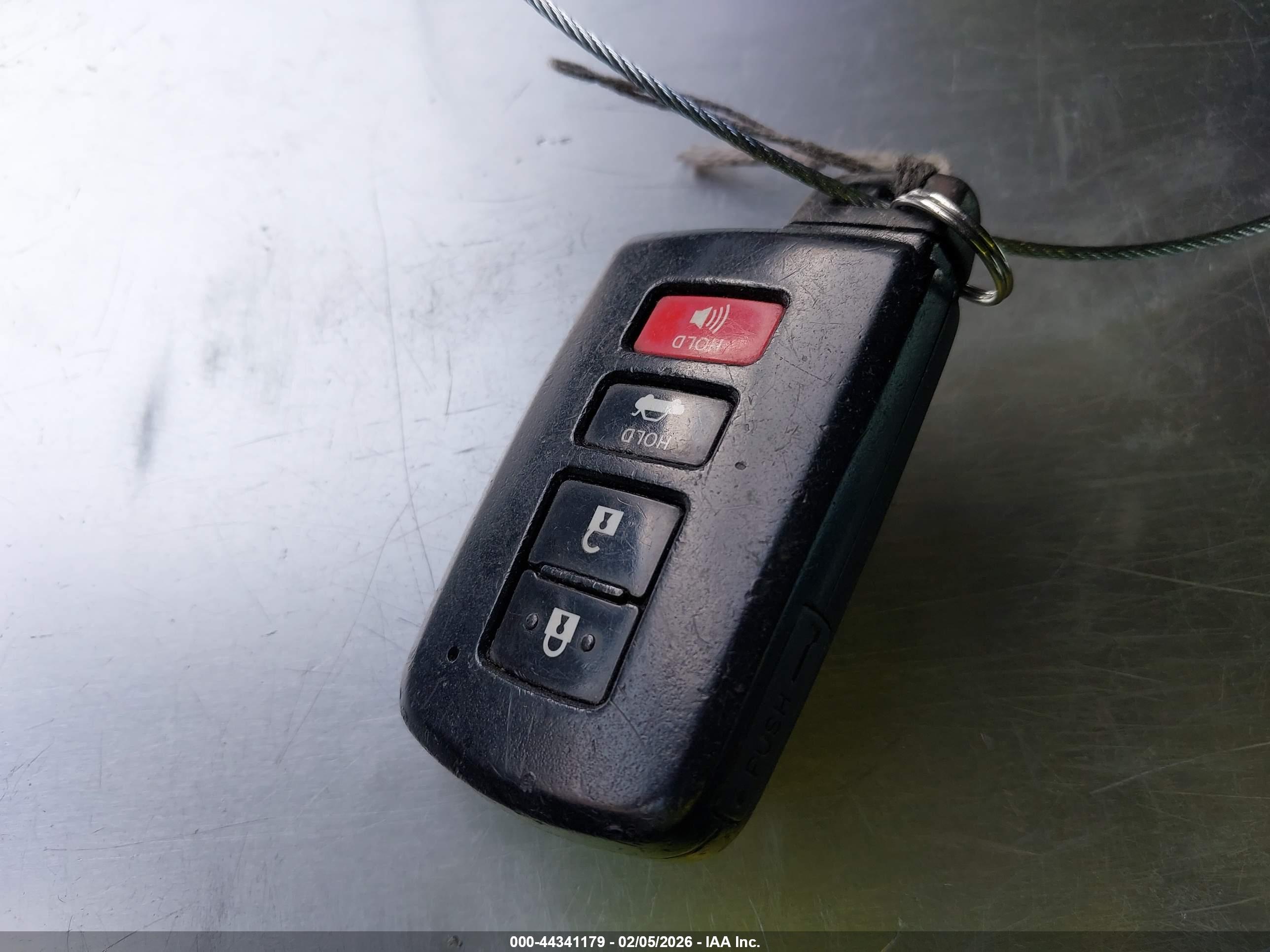 TOYOTA AVALON image 11