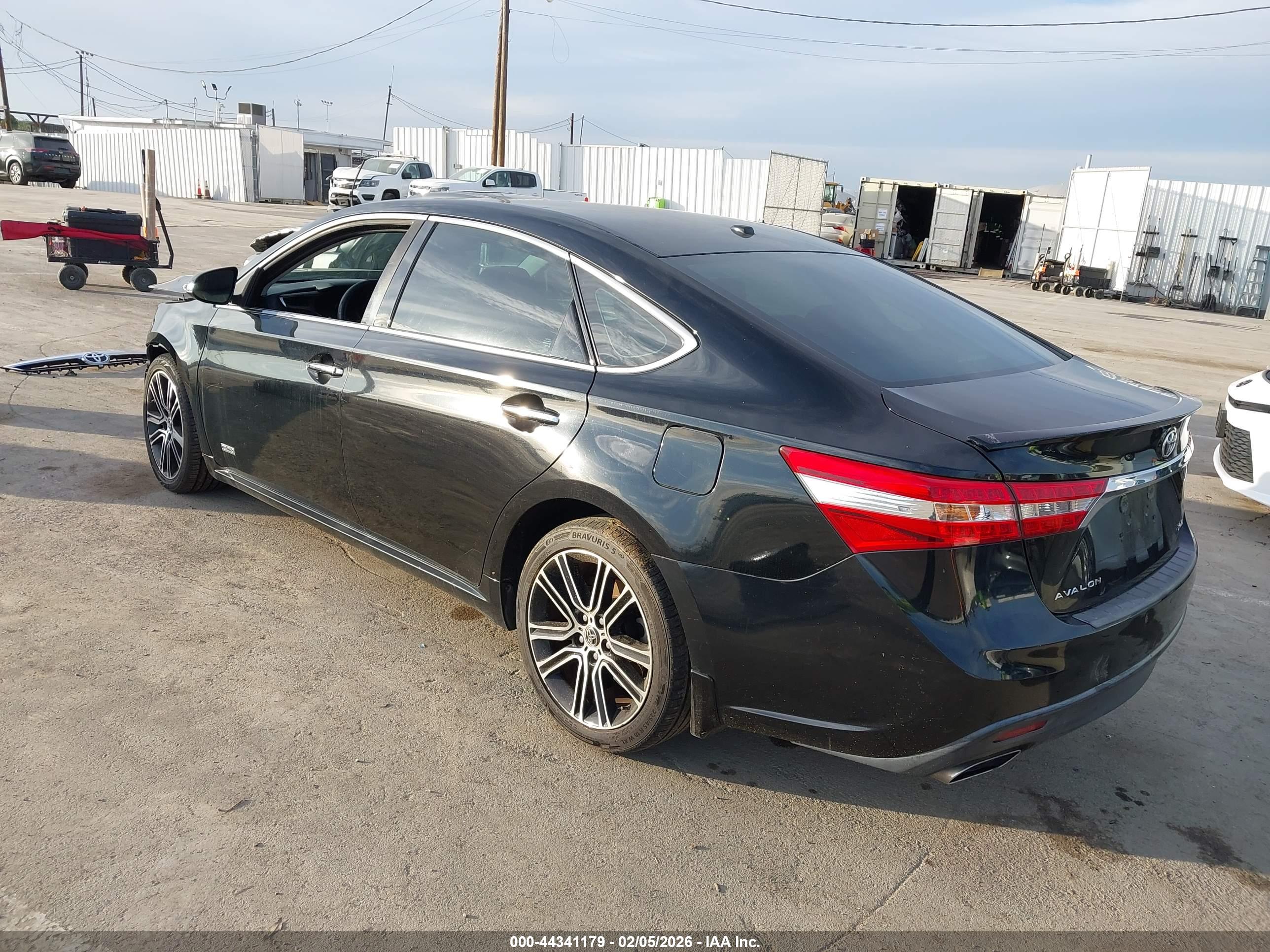 TOYOTA AVALON image 3
