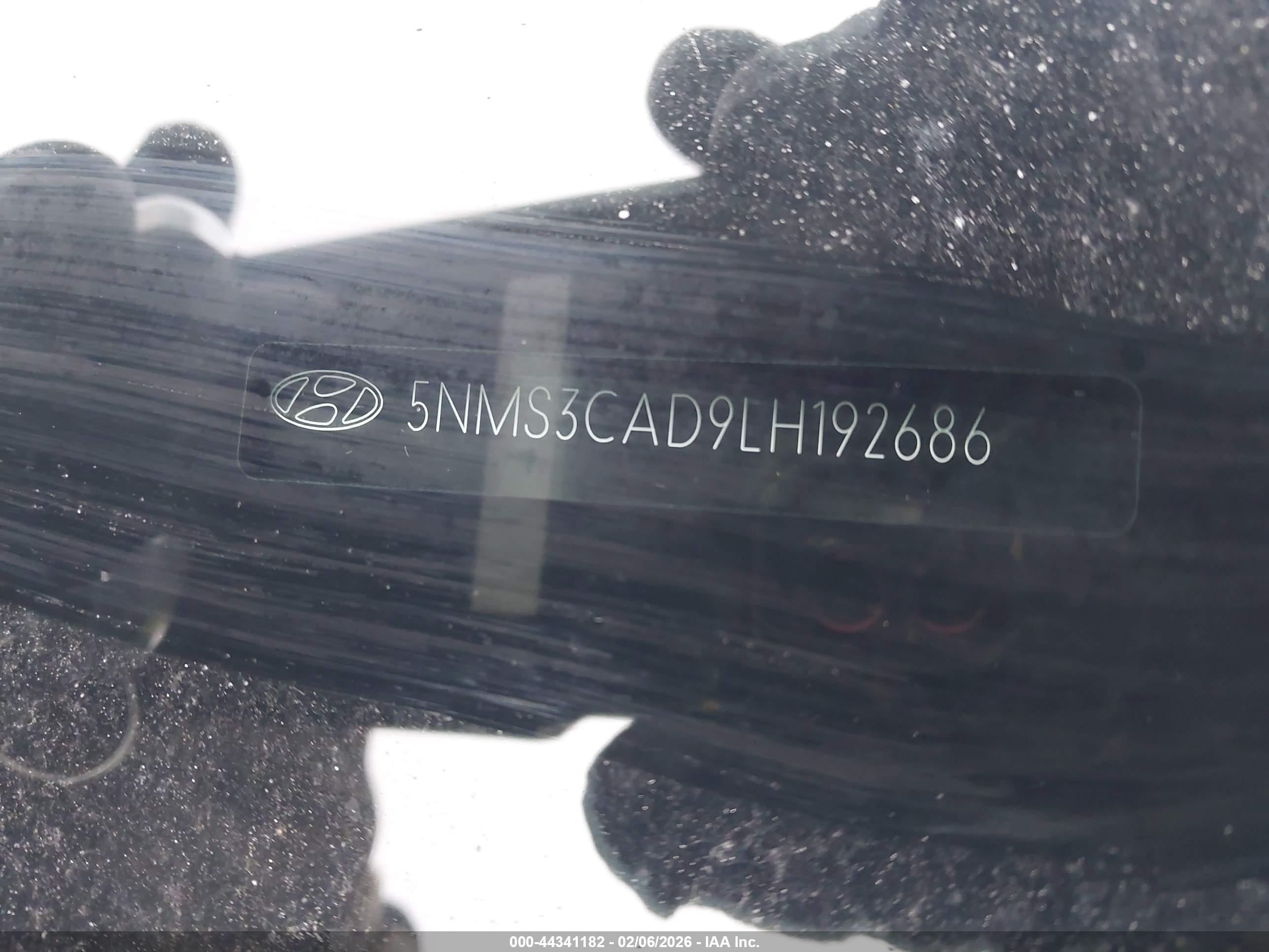 HYUNDAI SANTA image 9