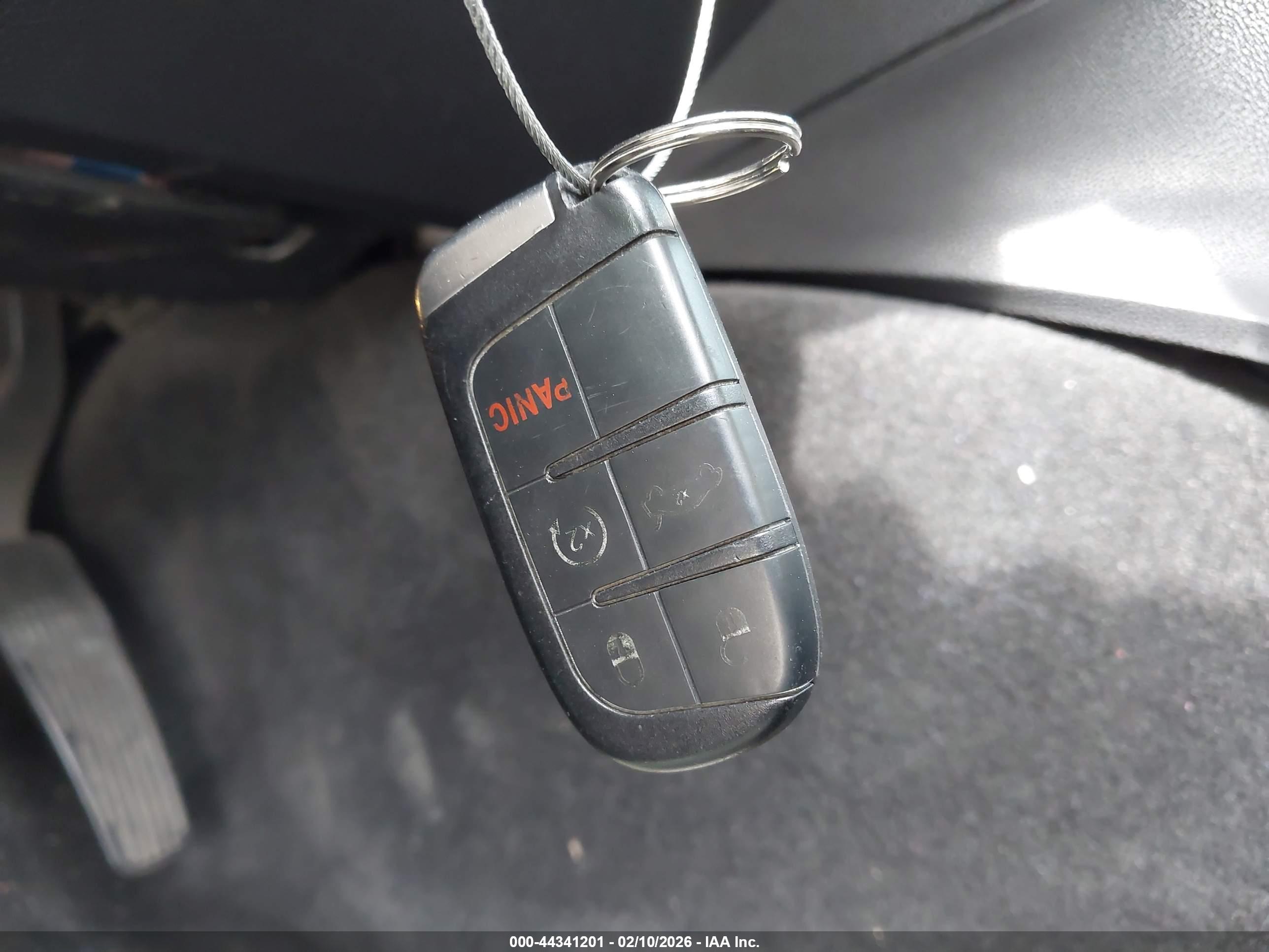 CHRYSLER 300 image 11