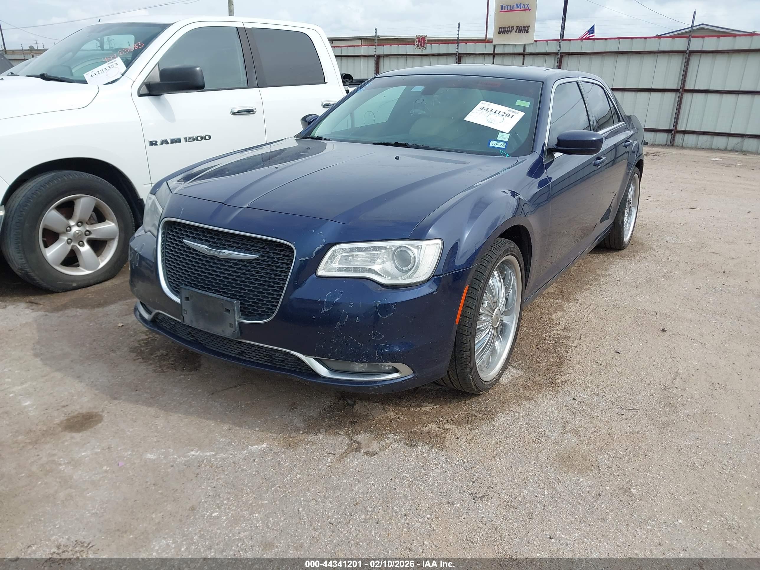 CHRYSLER 300 image 2