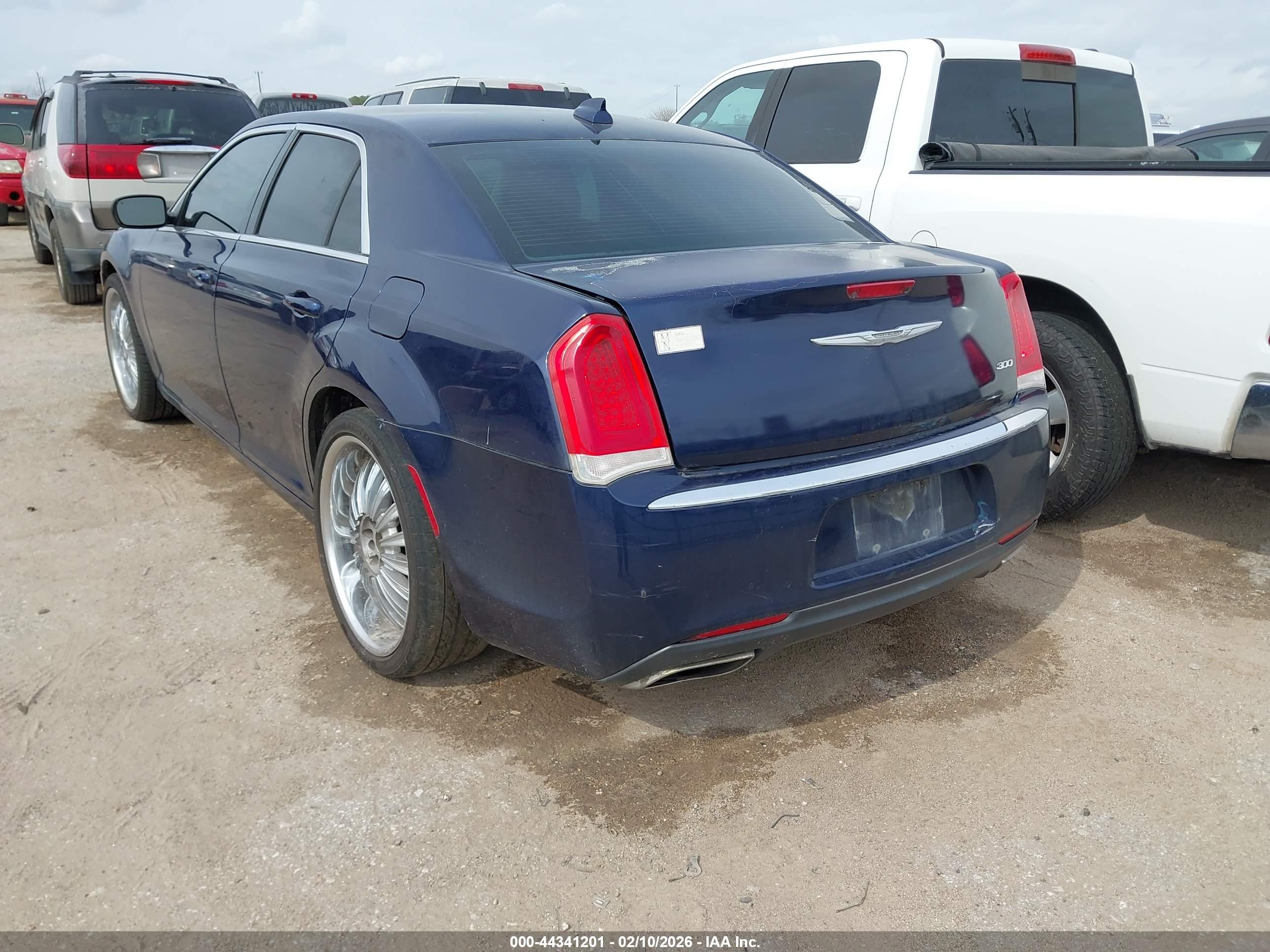 CHRYSLER 300 image 3