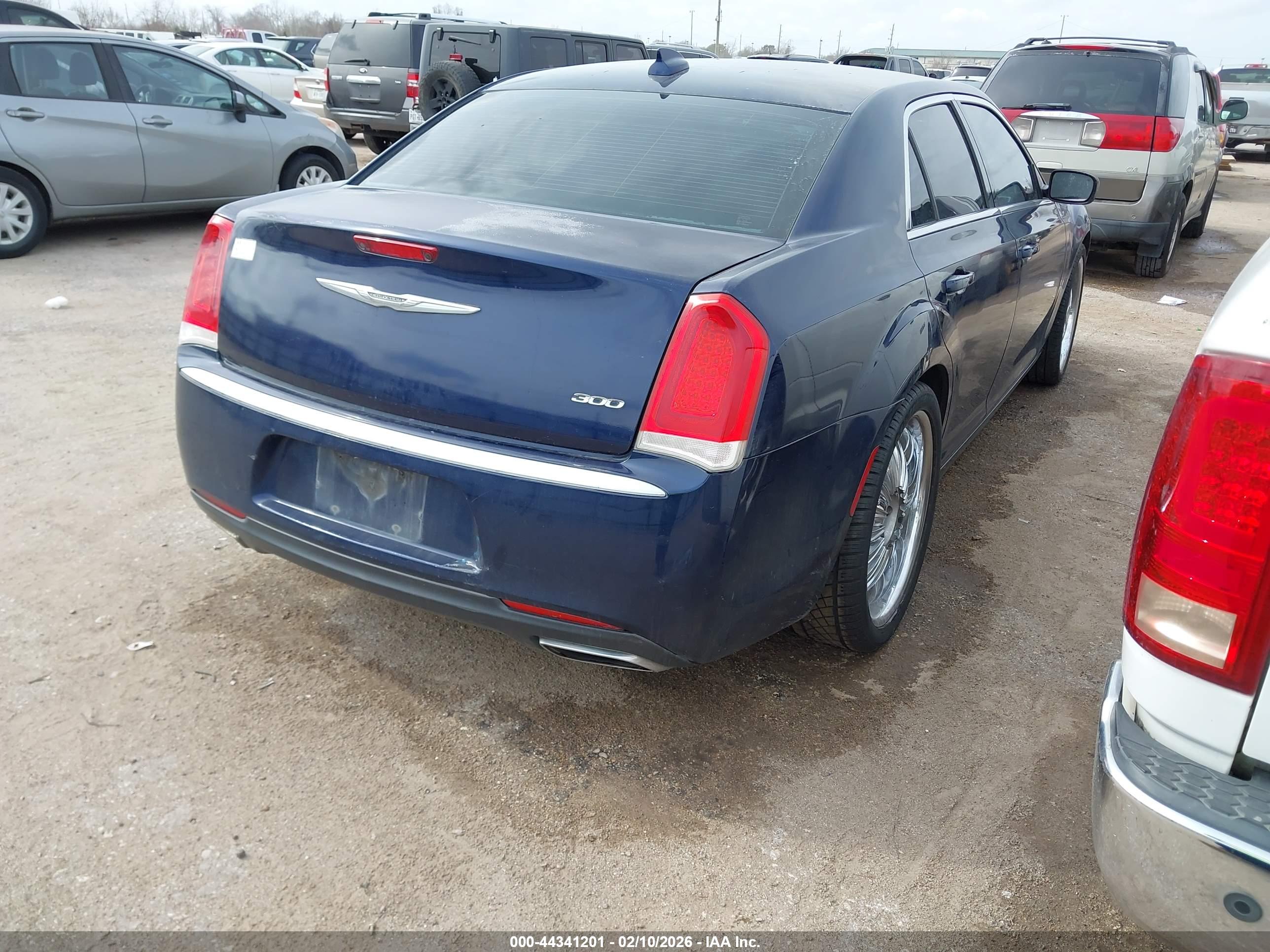 CHRYSLER 300 image 4