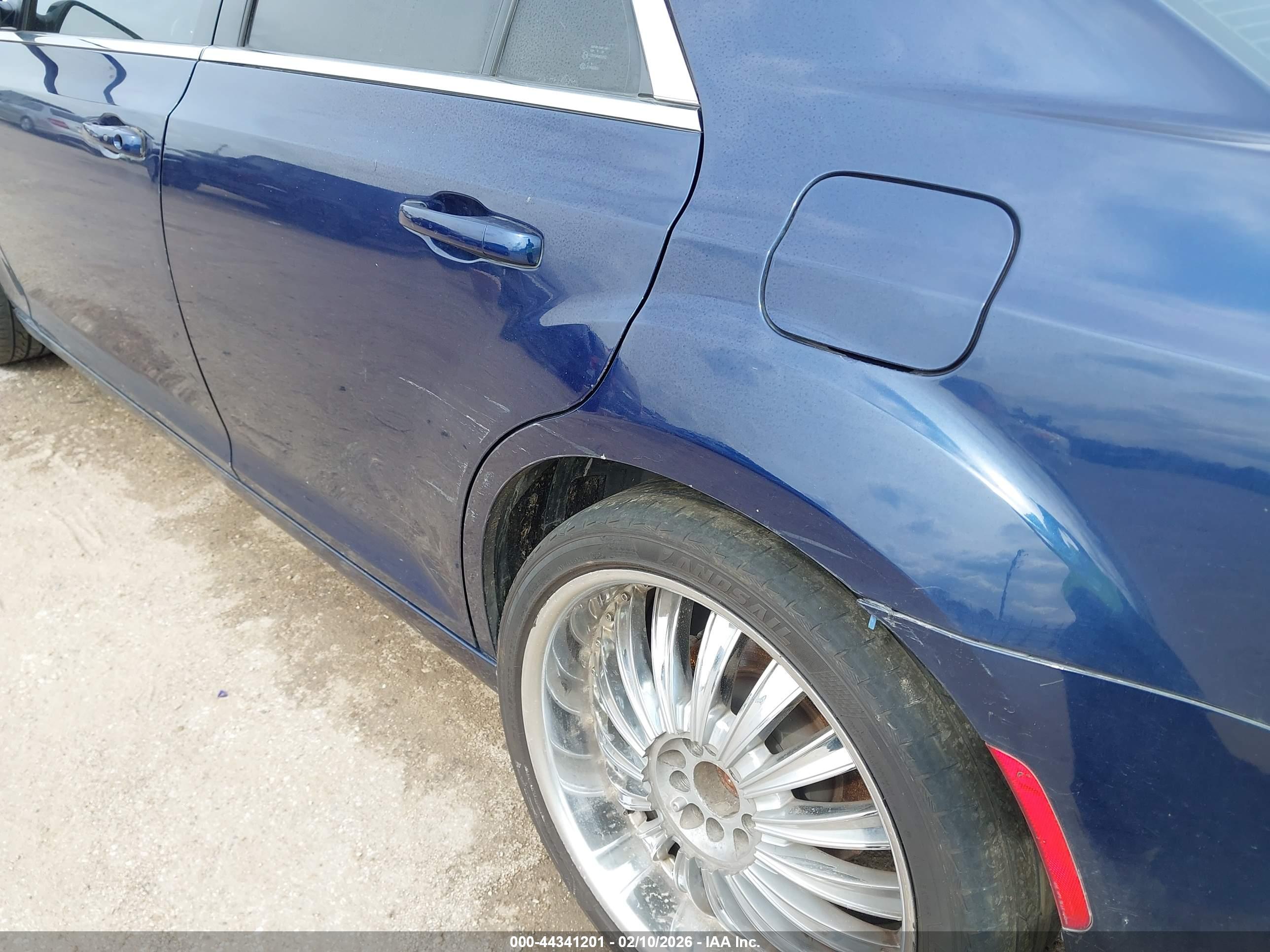 CHRYSLER 300 image 6