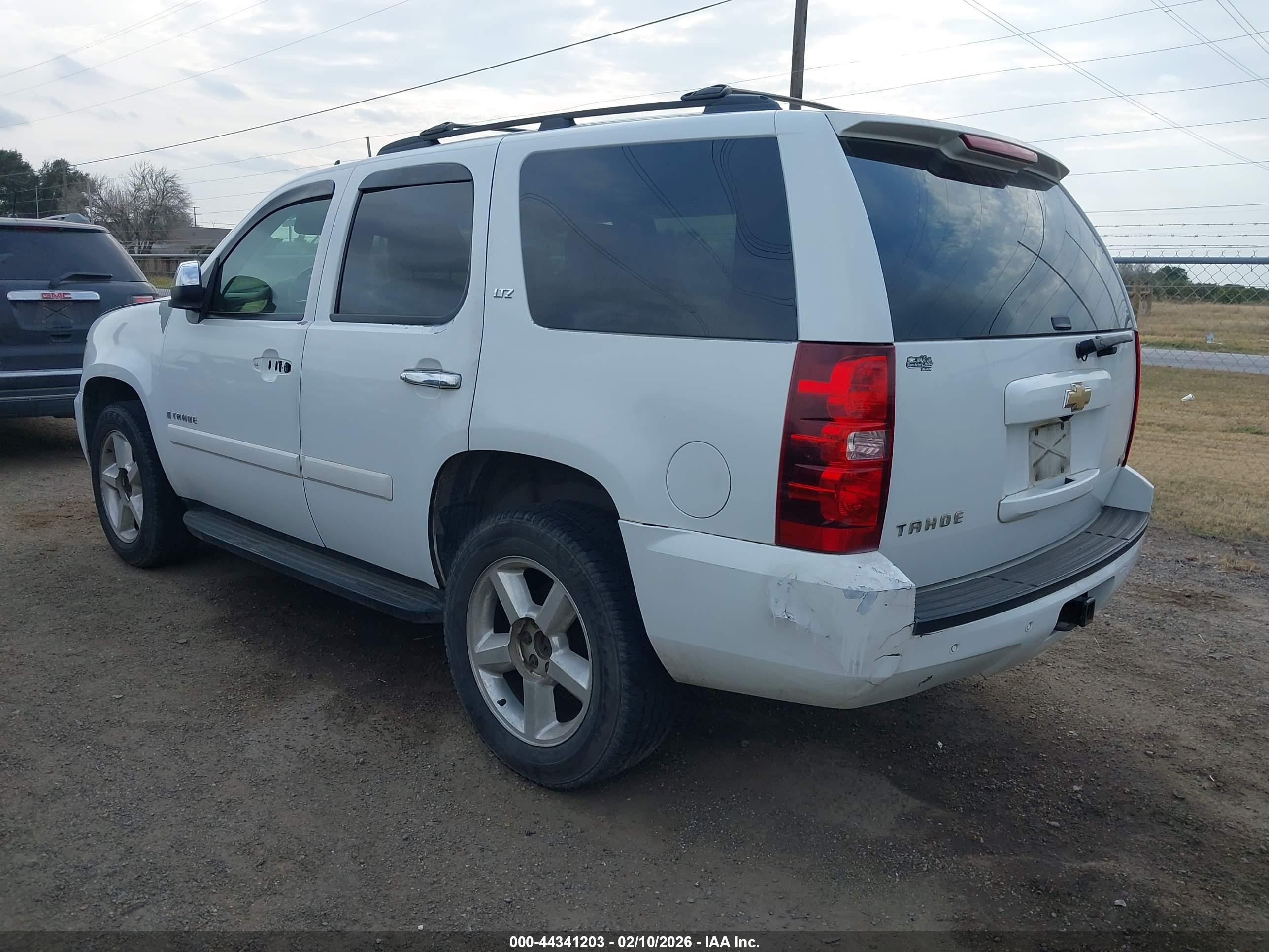 CHEVROLET TAHOE image 3