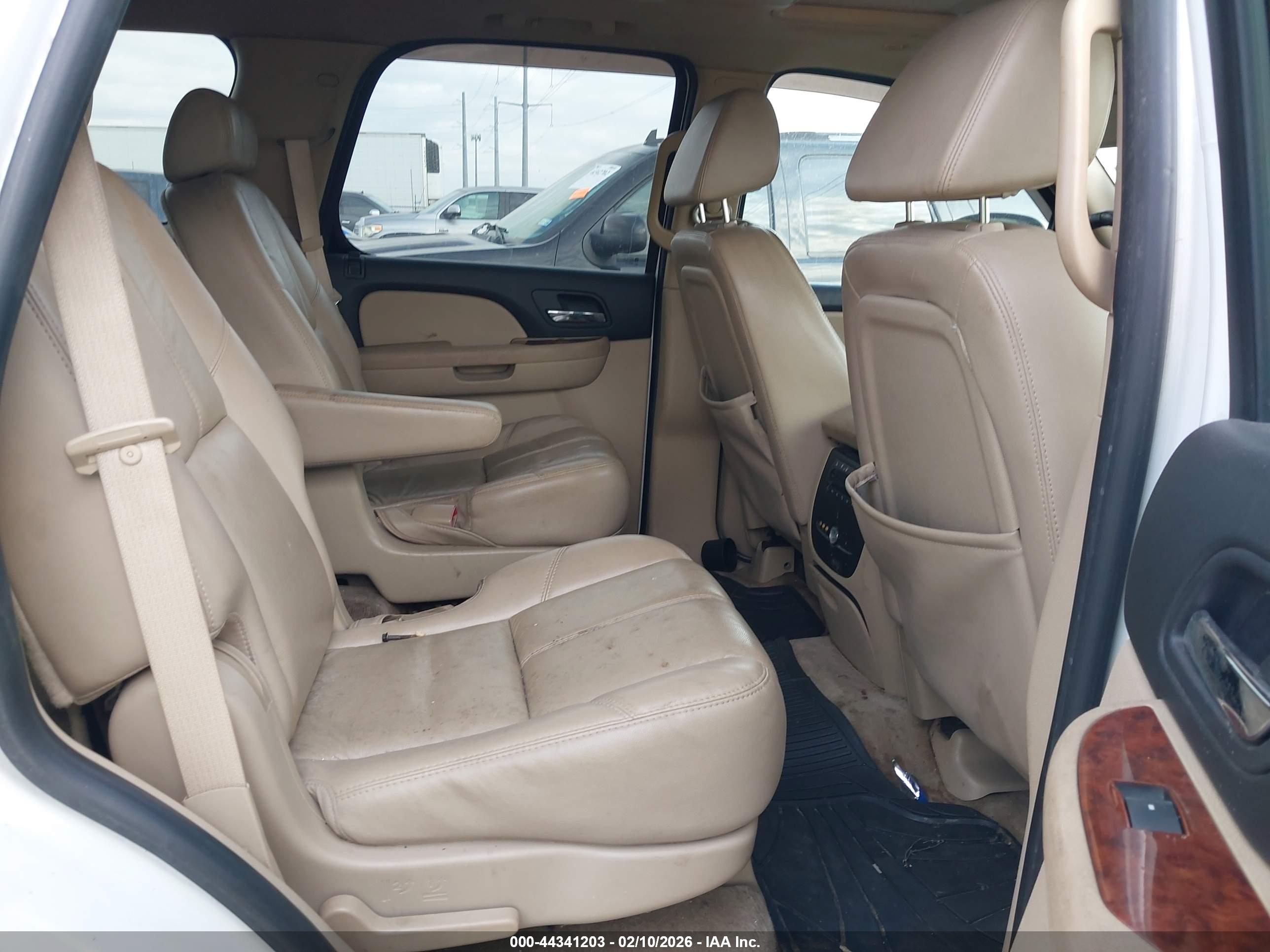 CHEVROLET TAHOE image 8