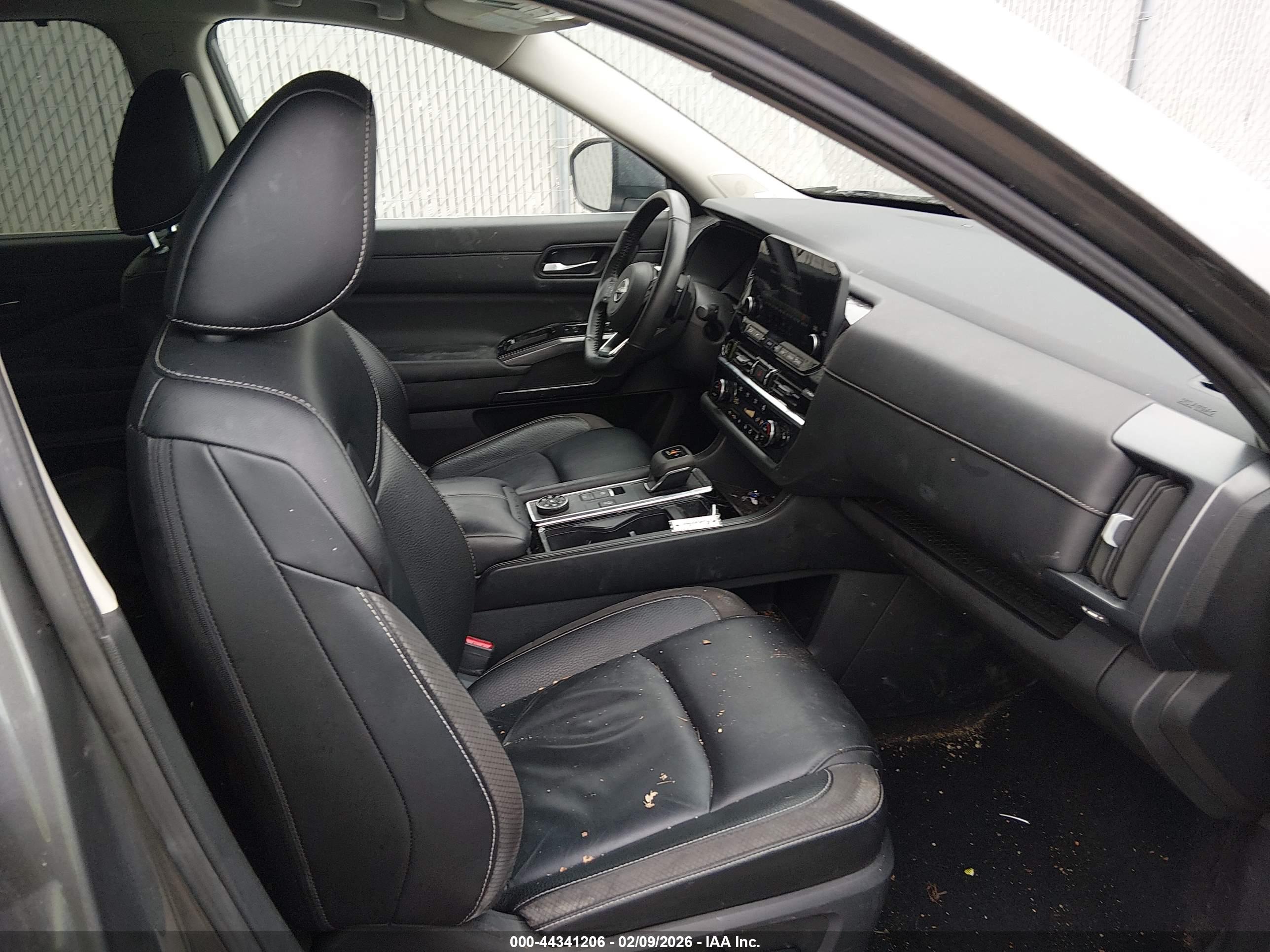 NISSAN PATHFINDER image 5