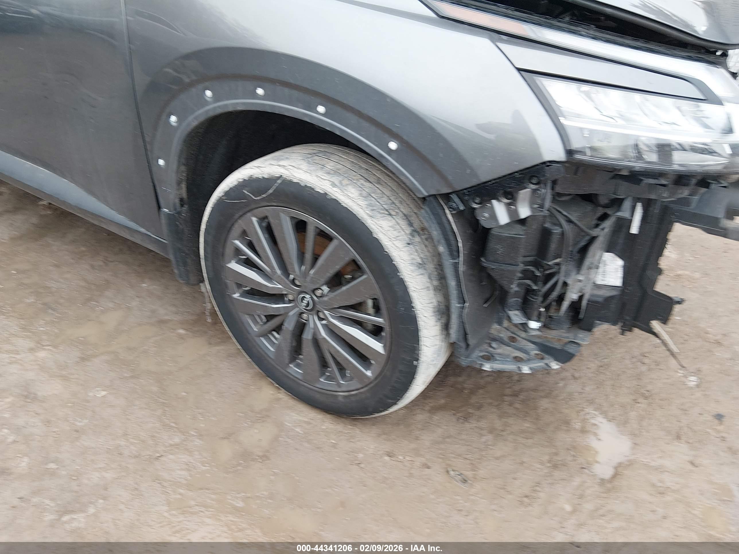 NISSAN PATHFINDER image 6
